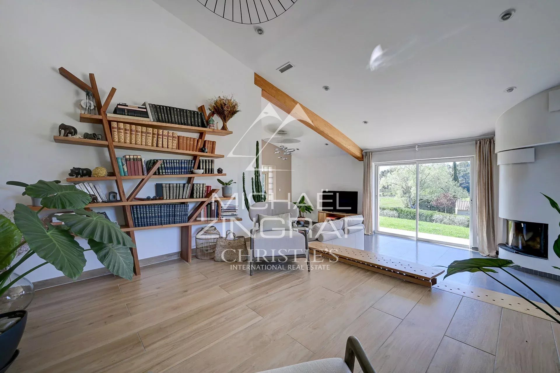 Helles, ruhiges Anwesen