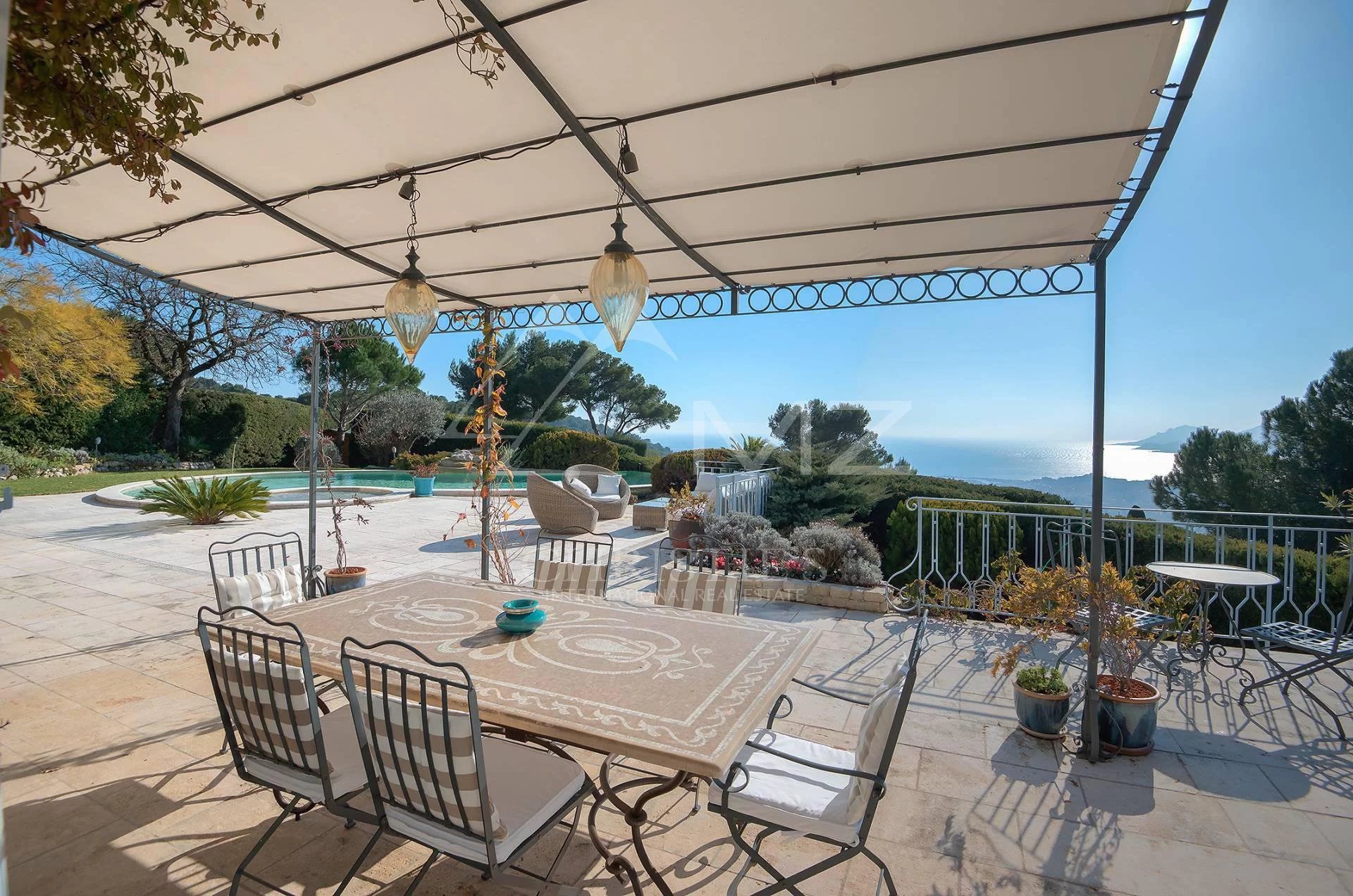 Cannes - Californie - Provencal style villa