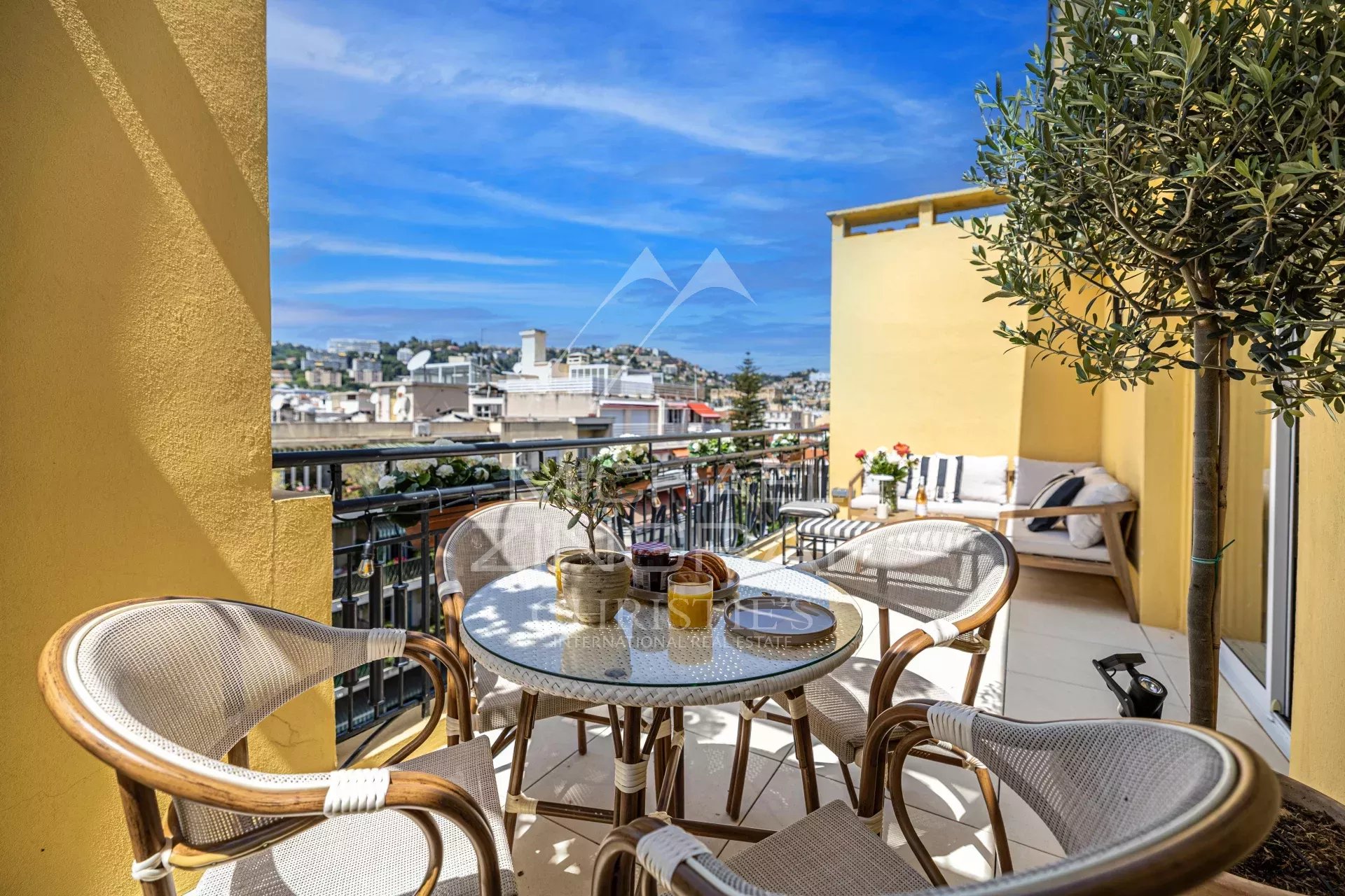 Exceptional Penthouse with Panoramic Terraces – Nice City Centre