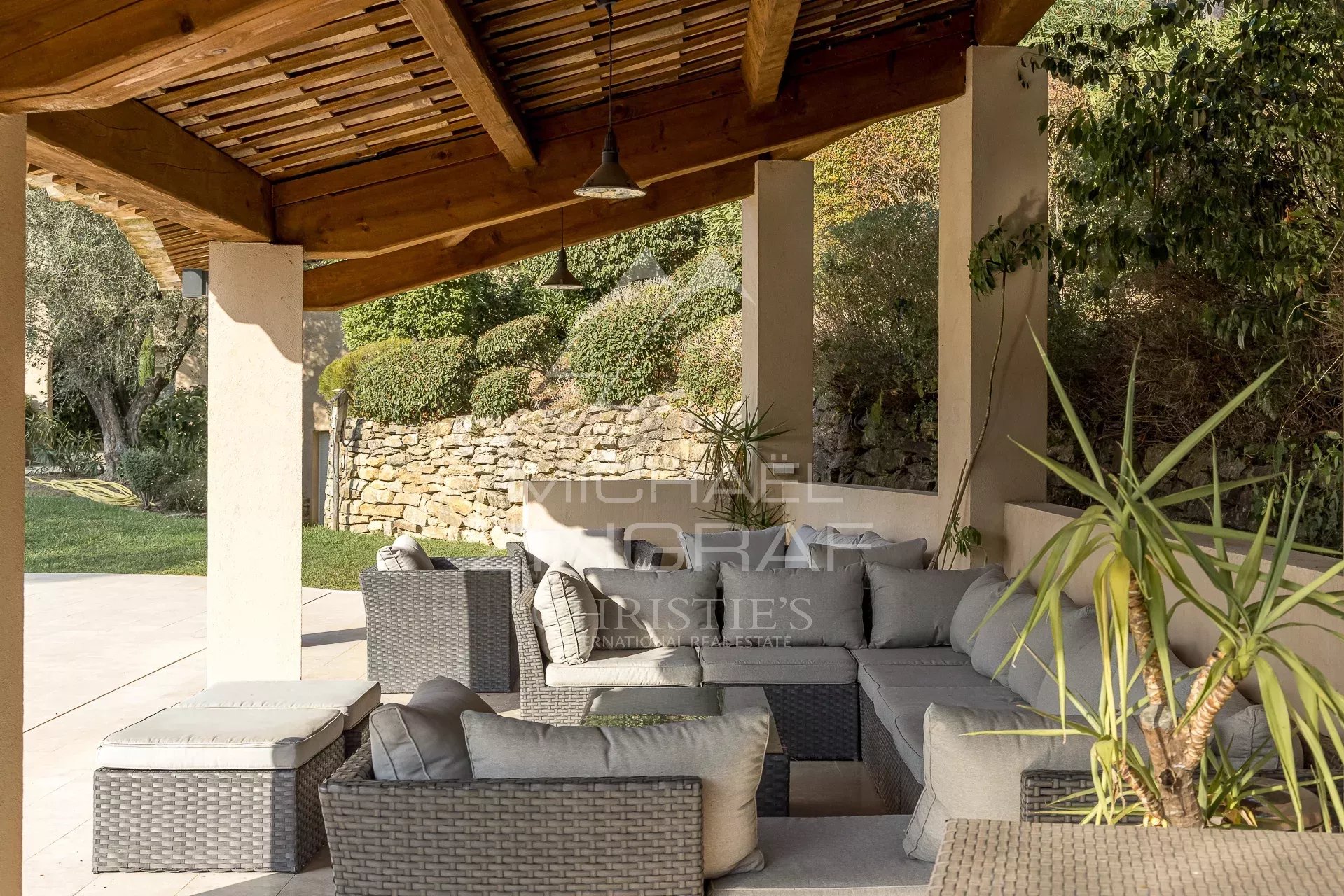 Remarquable propriété de plus d'un hectare