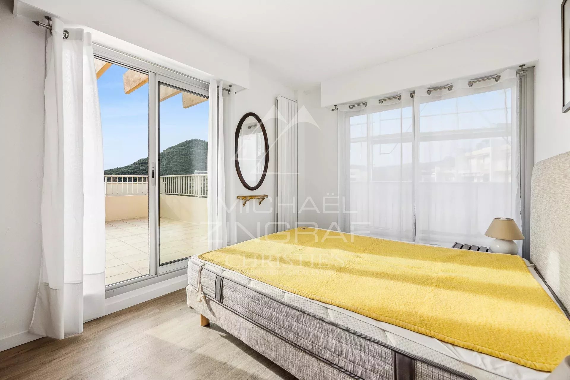 APPARTEMENT VUE MER AU COEUR DE LA VILLE