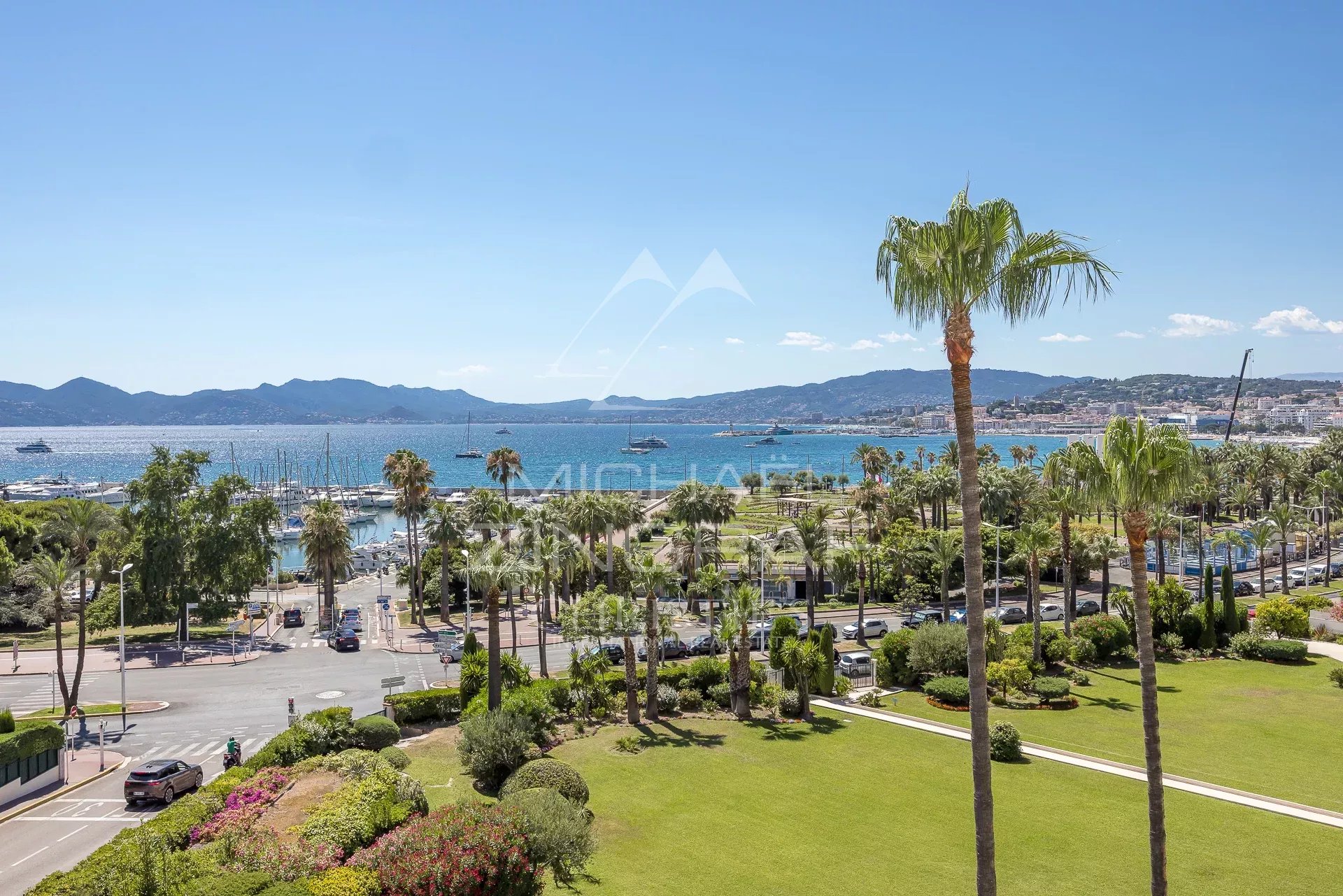 Cannes - Croisette - Exceptional Two-Bedroom Apartment