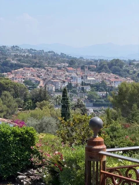 Biot – Provençal villa with open views stretching to the Mediterranean Sea