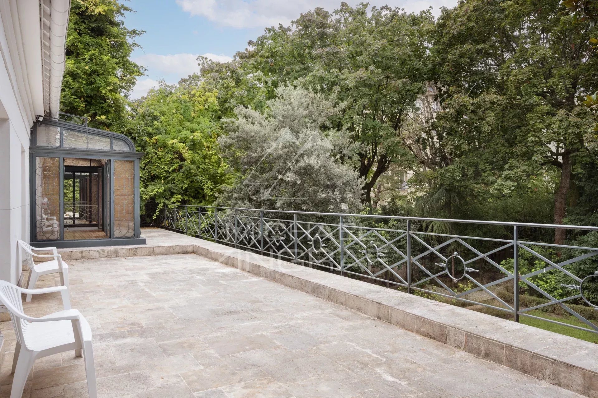 A vendre - Hotel Particulier - Jardin - Piscine