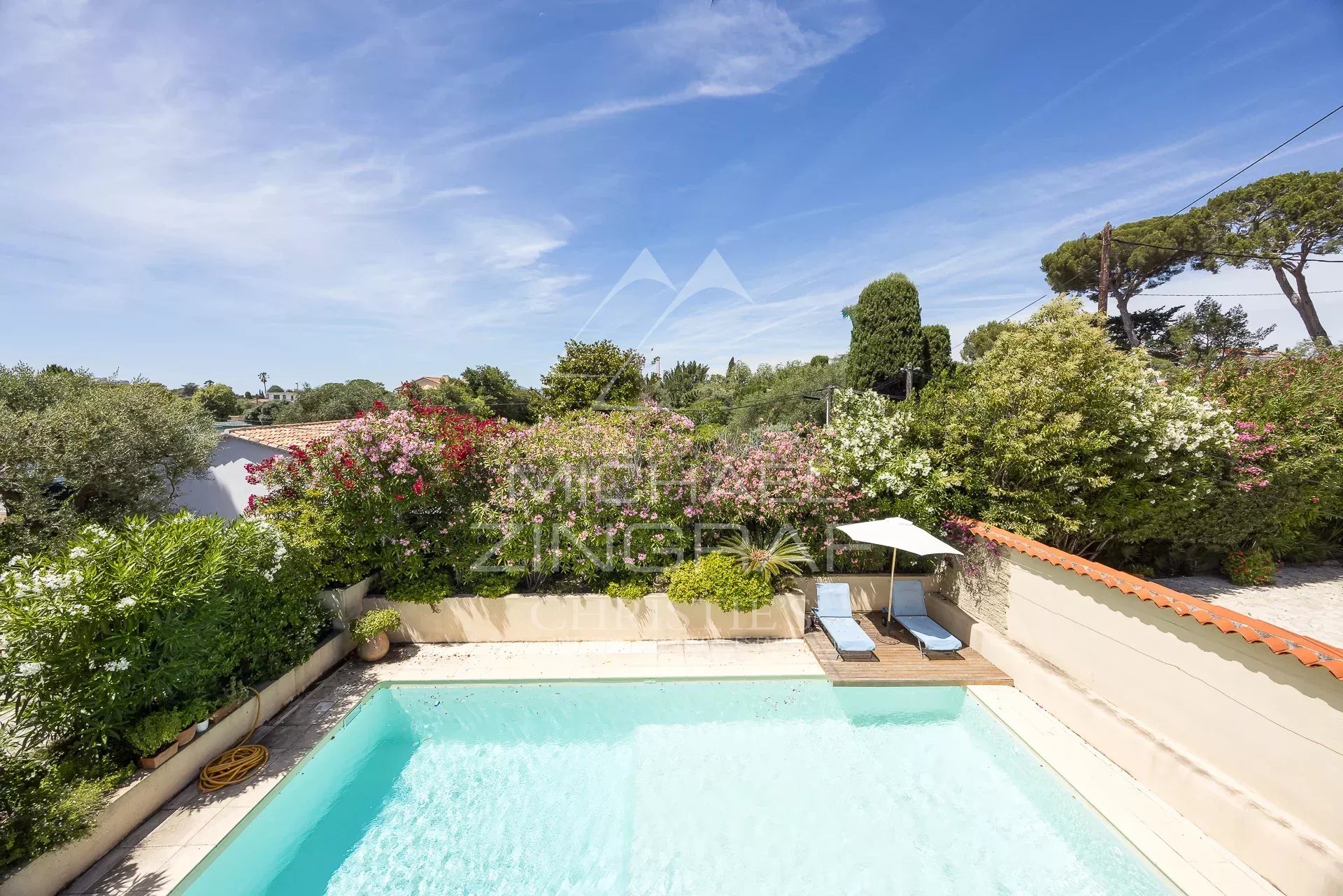 Cap d’Antibes – Élégante villa au calme absolu, à quelques pas des plages de la Garoupe