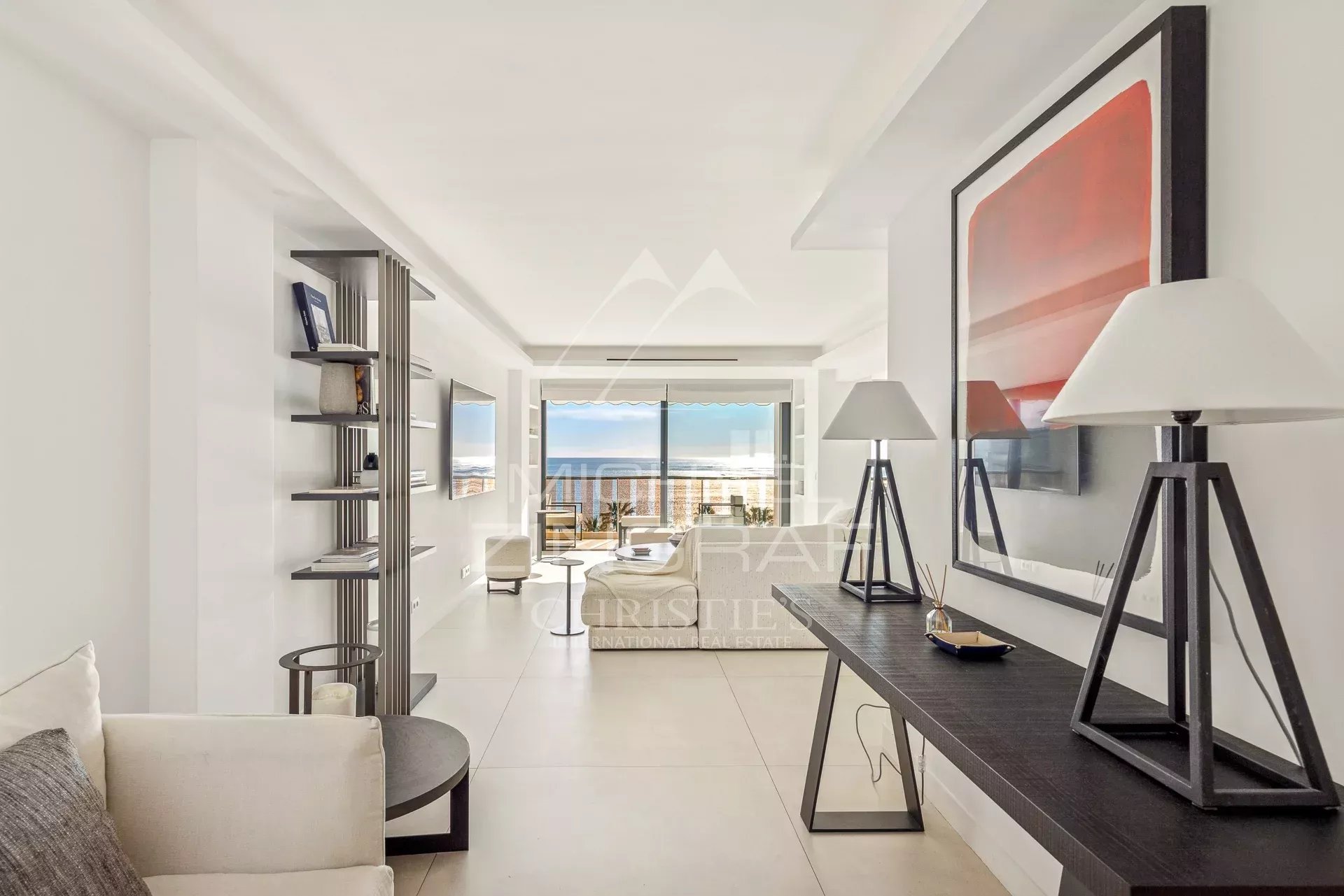 OFF MARKET - CANNES LA CROISETTE - LUXURIOUS 6-ROOM APARTMENT