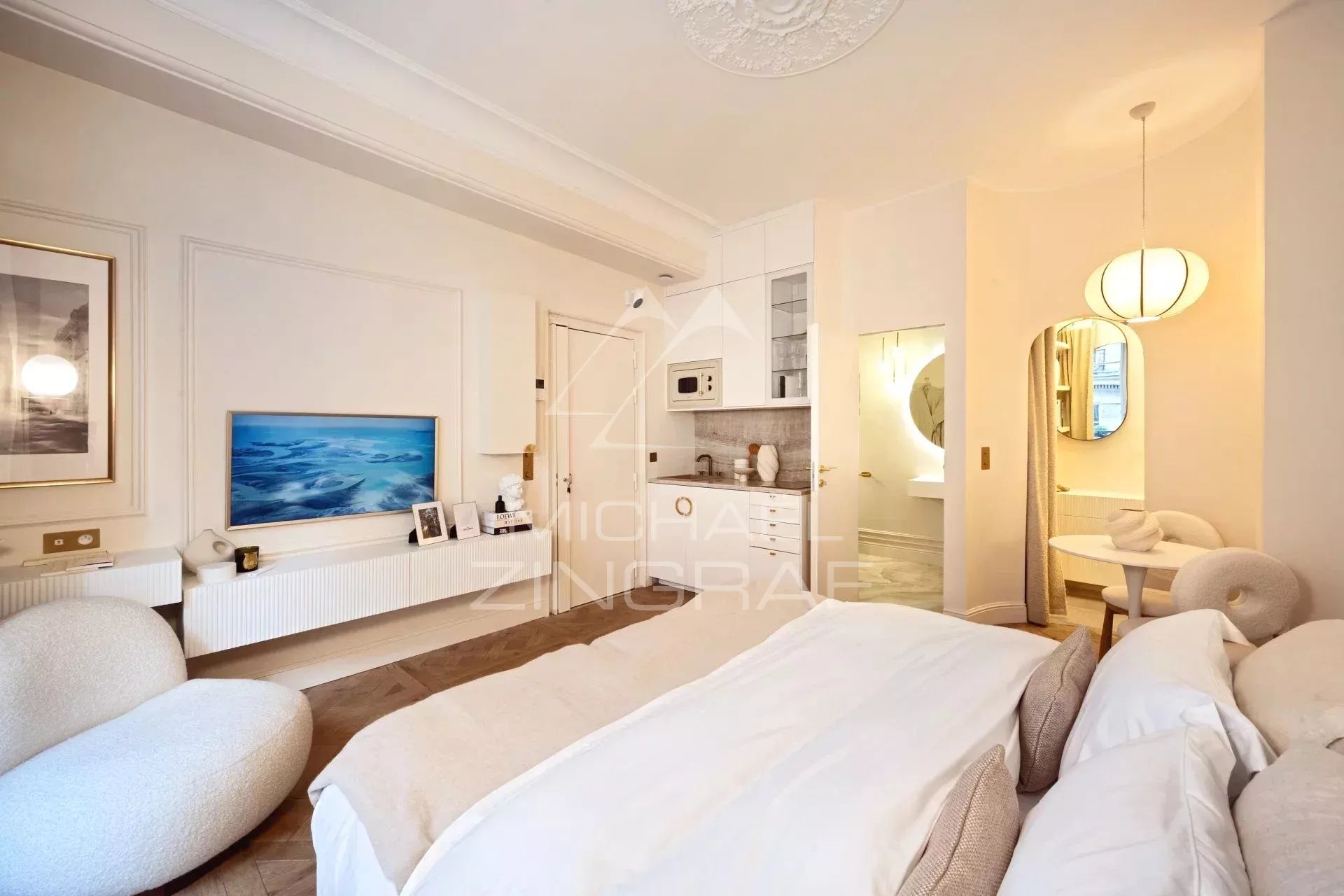 À VENDRE - APPARTEMENT PARFAIT ÉTAT - ADRESSE D'EXCEPTION  - RUE DE TOURNON