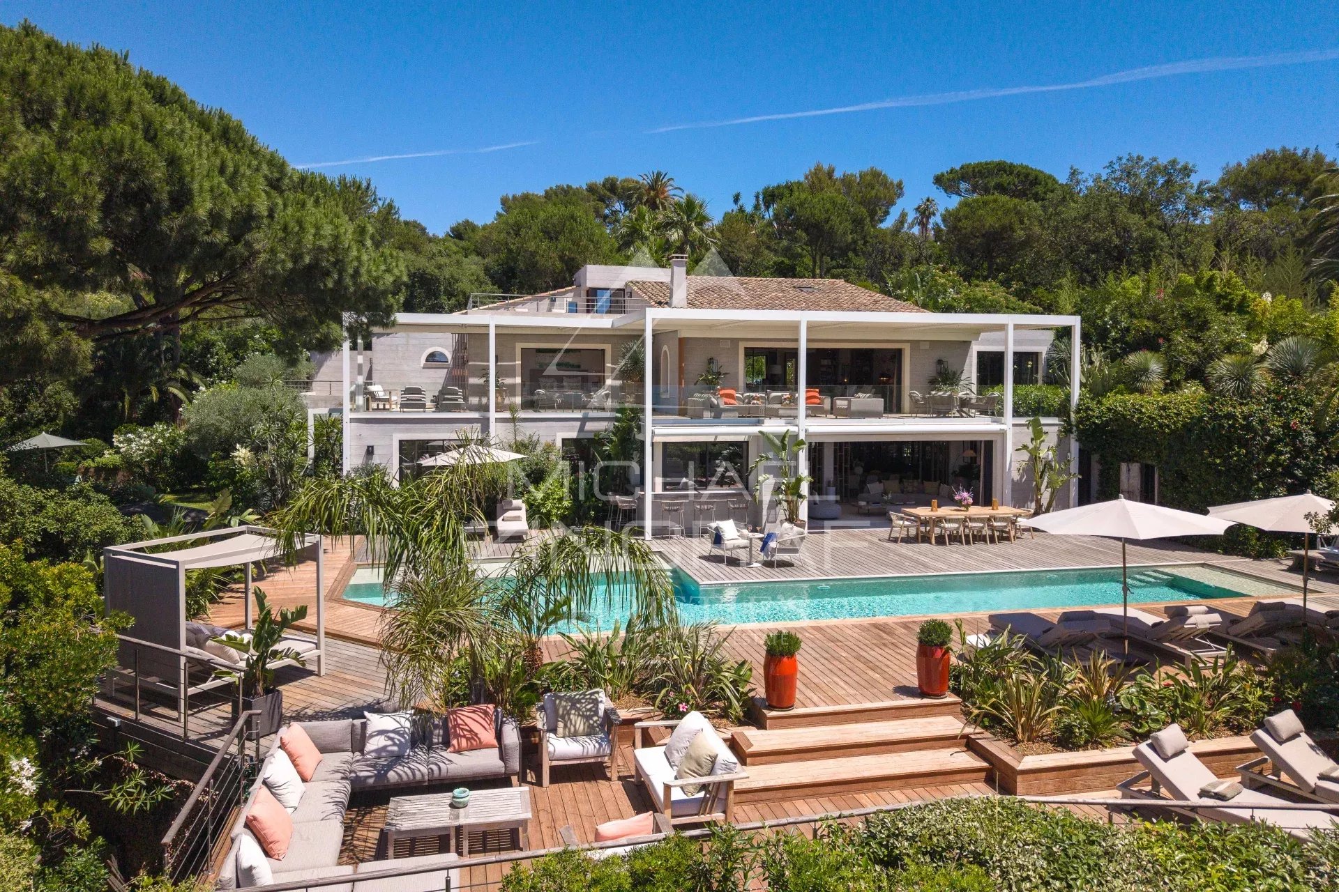 Exceptional Property in Pampelonne – Direct Beach and Boat Access