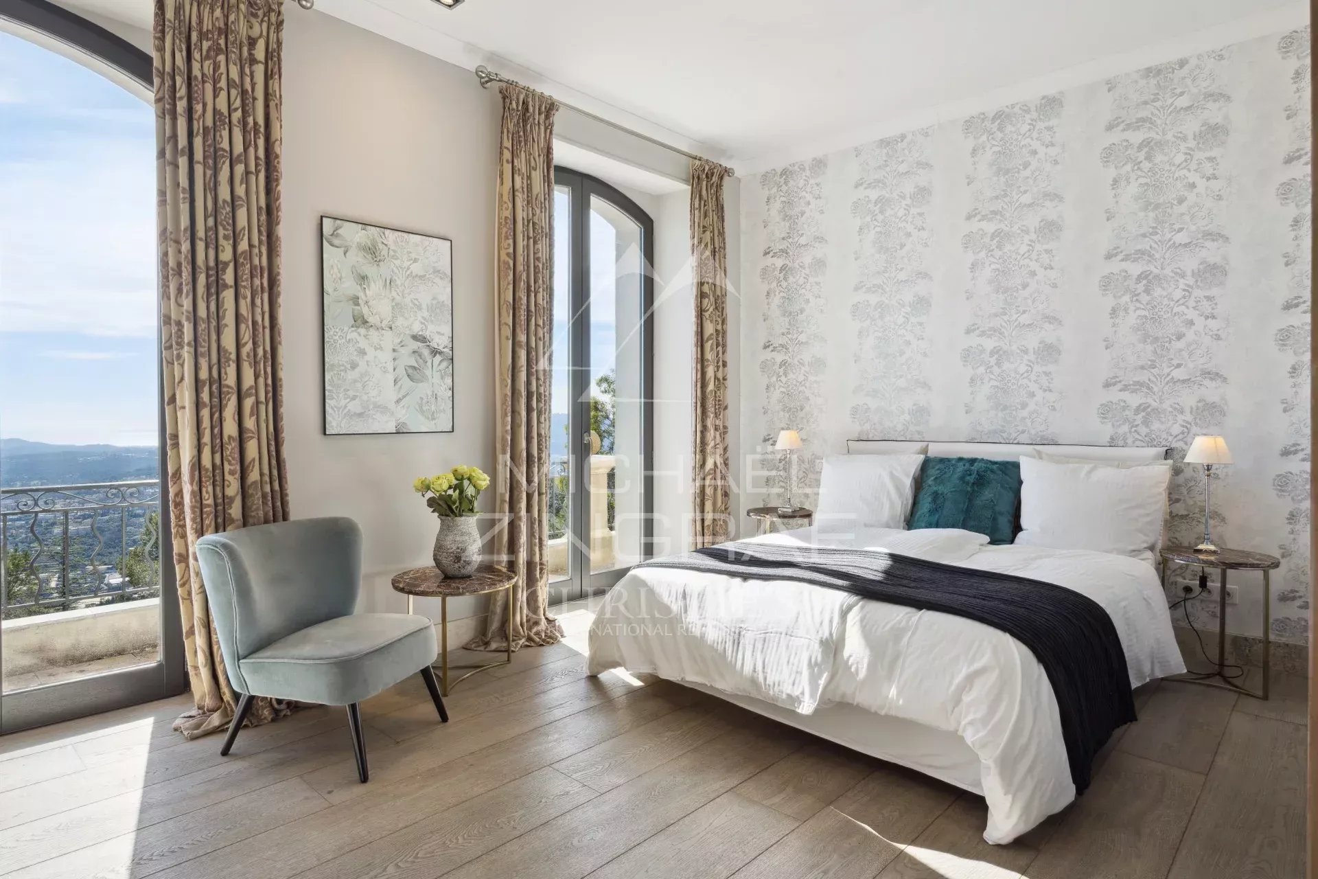 Magnificent Property with Panoramic Sea View