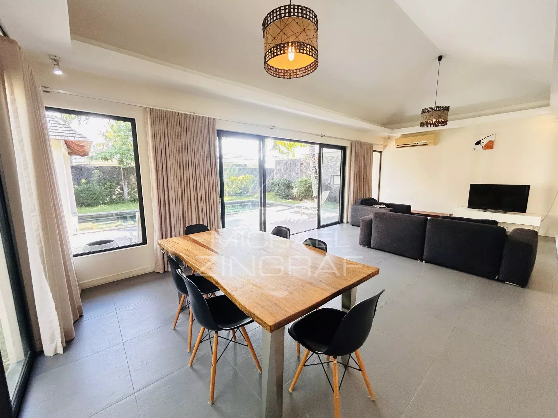 EXKLUSIV: Villa in einer Wohnanlage in Grand Baie