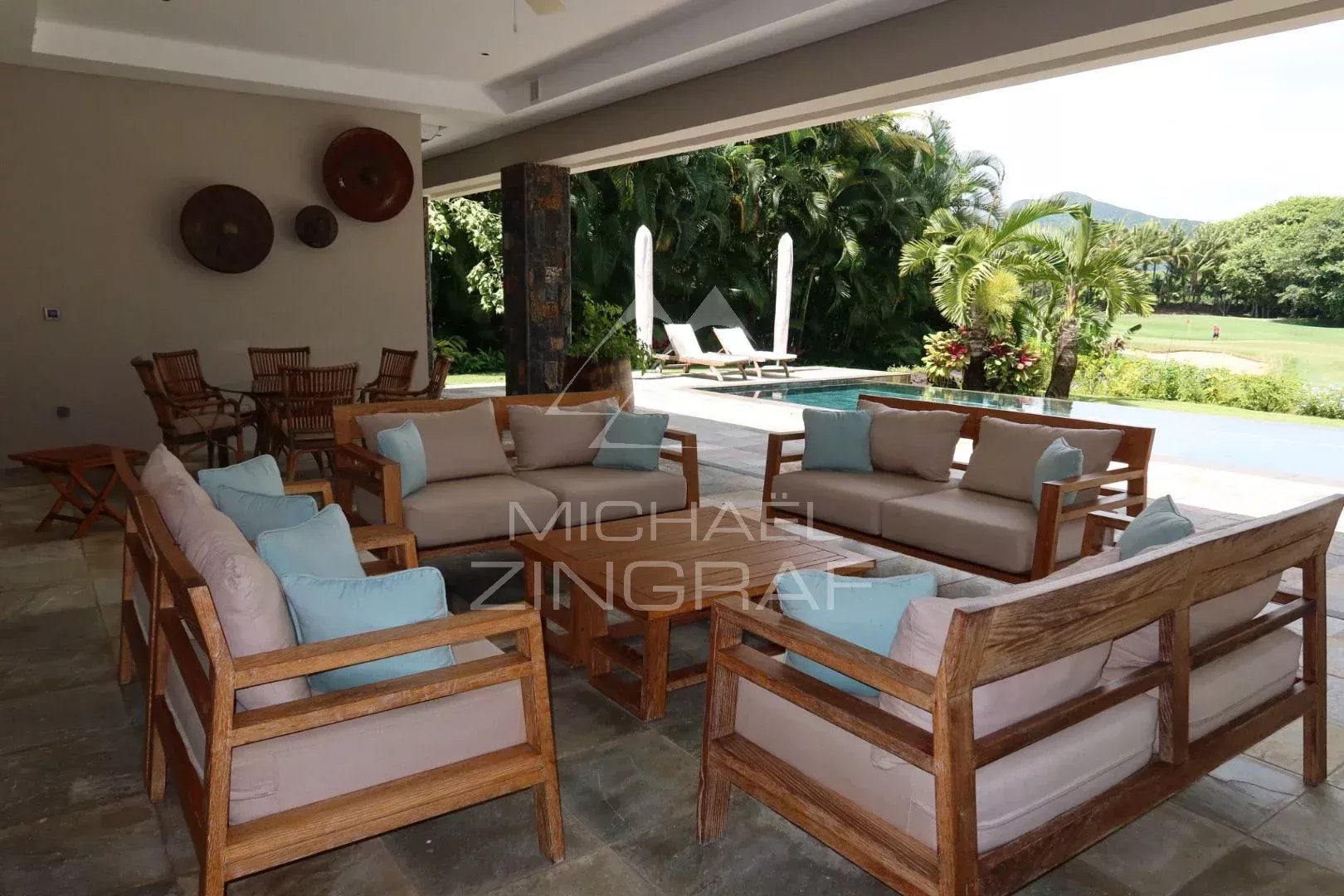 Villa de Prestige face au Golf – Anahita