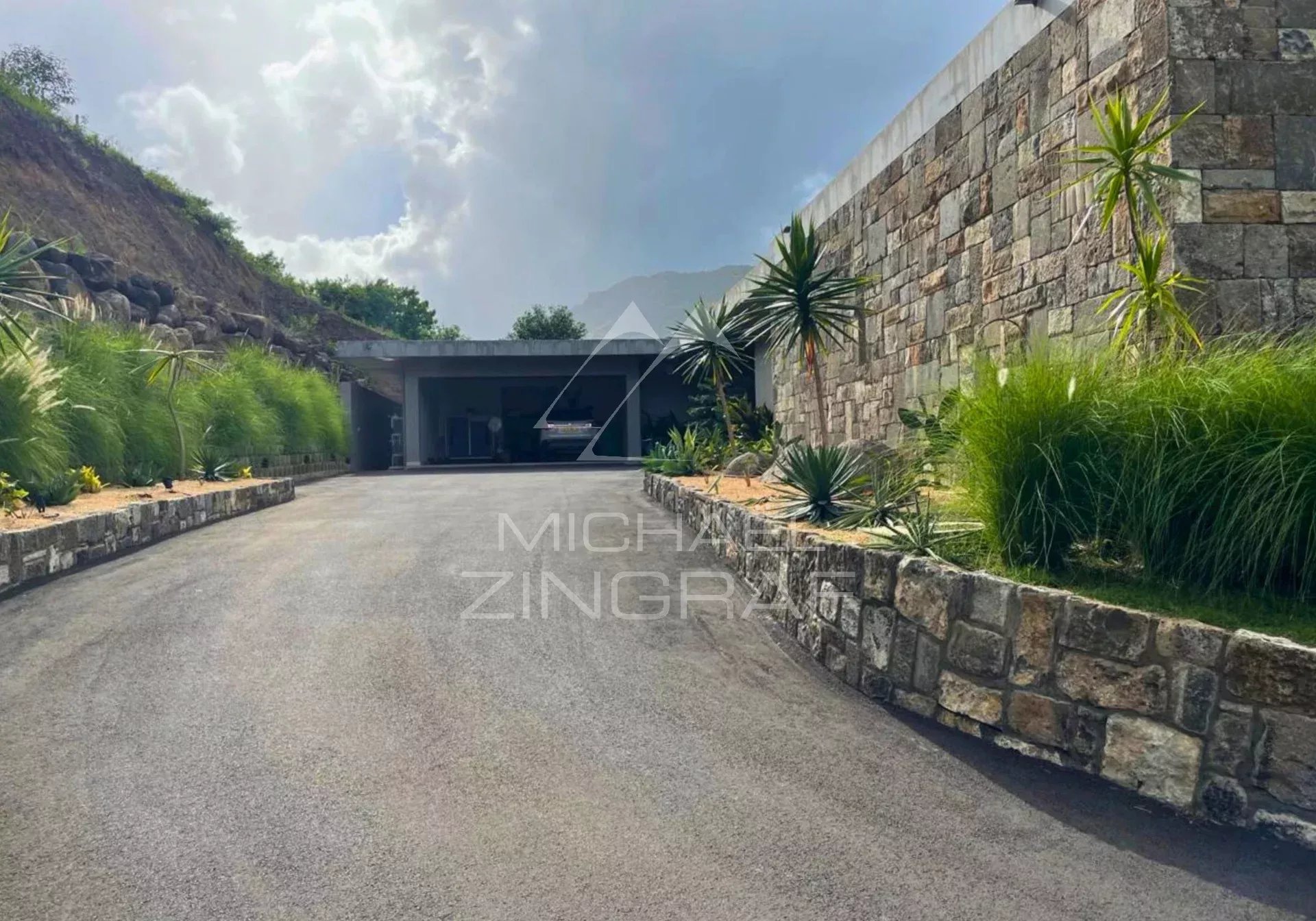 Exceptional Luxury Villa in Black River