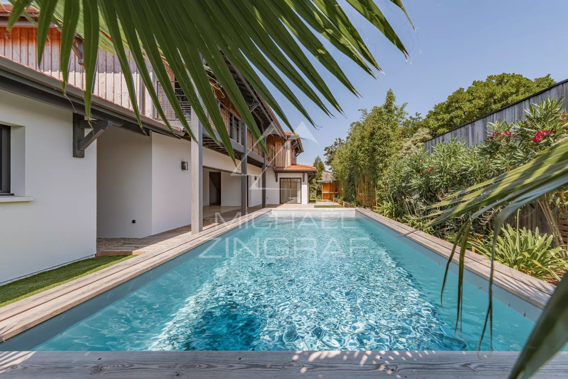 LA TESTE DE BUCH PROCHE COMMERCES - VILLA DE 6 PIÈCES AVEC PISCINE