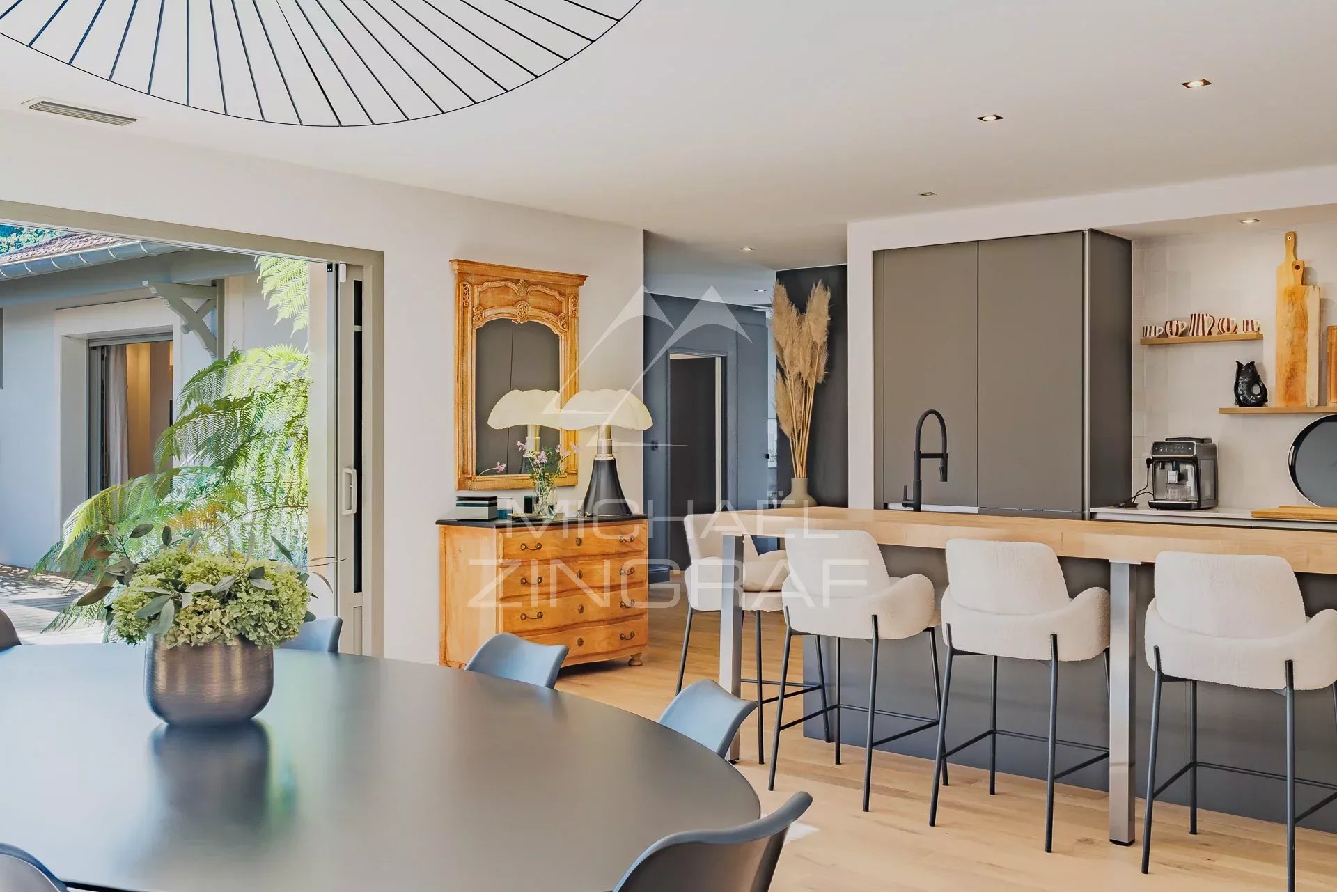 Abatilles – Elegante Familienvilla mit Pool