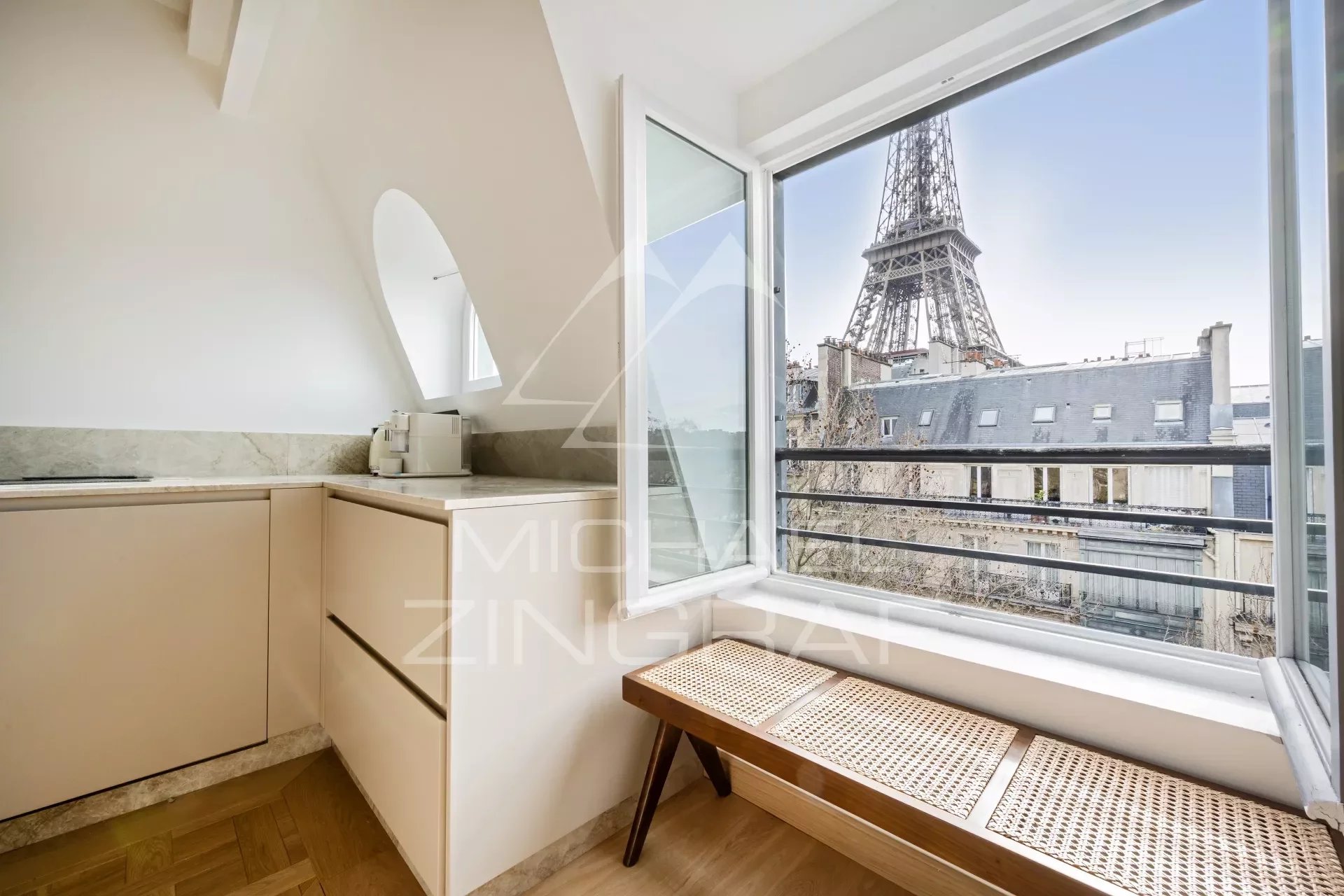 À vendre - Appartement 3 suites - Dernier étage - Vue Tour Eiffel