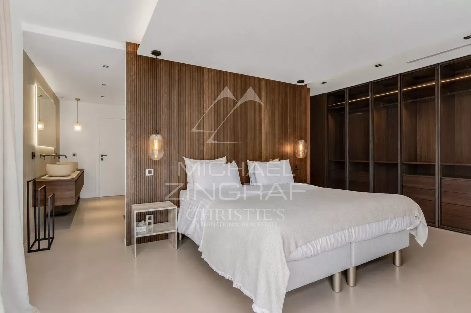 Superbe propriété contemporaine avec une magnifique vue sur la mer à Escalet