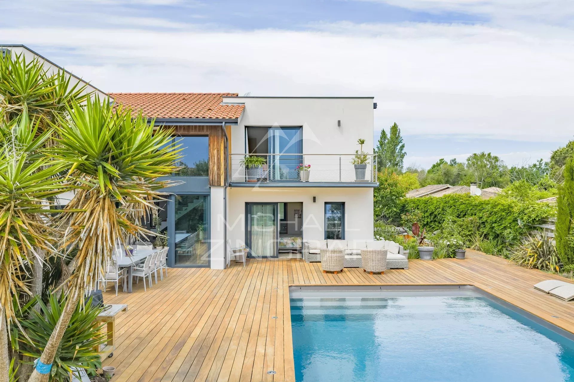 Zeitgenössische Villa am Port du Rocher