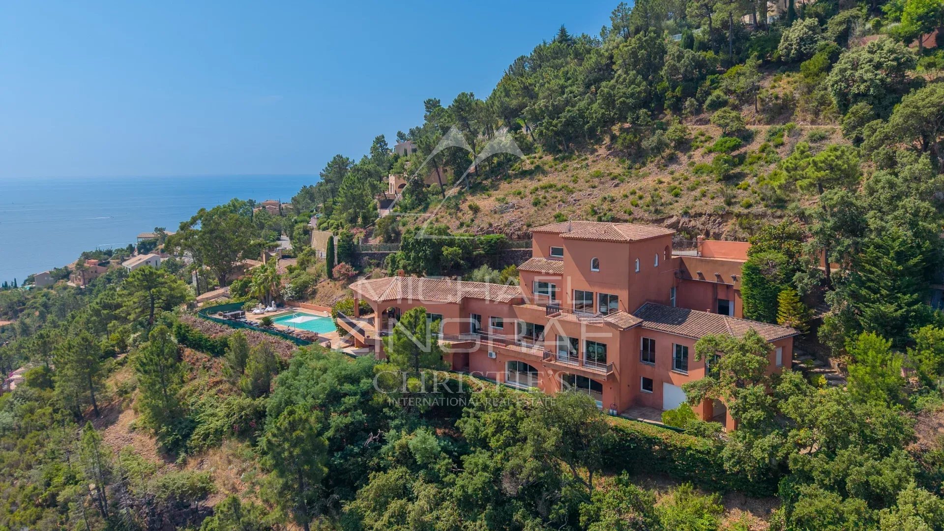 Close to Cannes - Family home