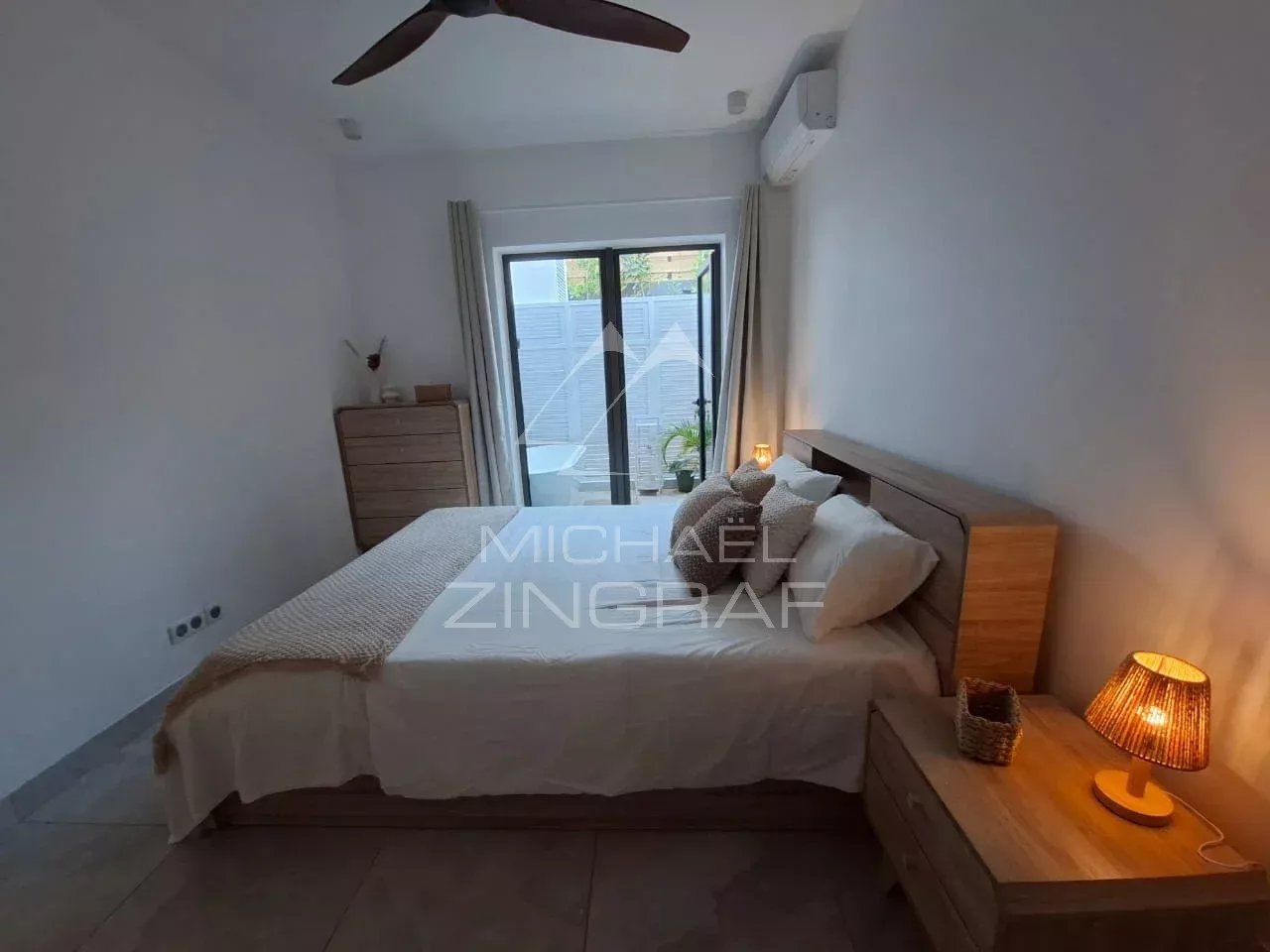 Beachfront Apartment with Panoramic Ocean Views – Pointe aux Canonniers