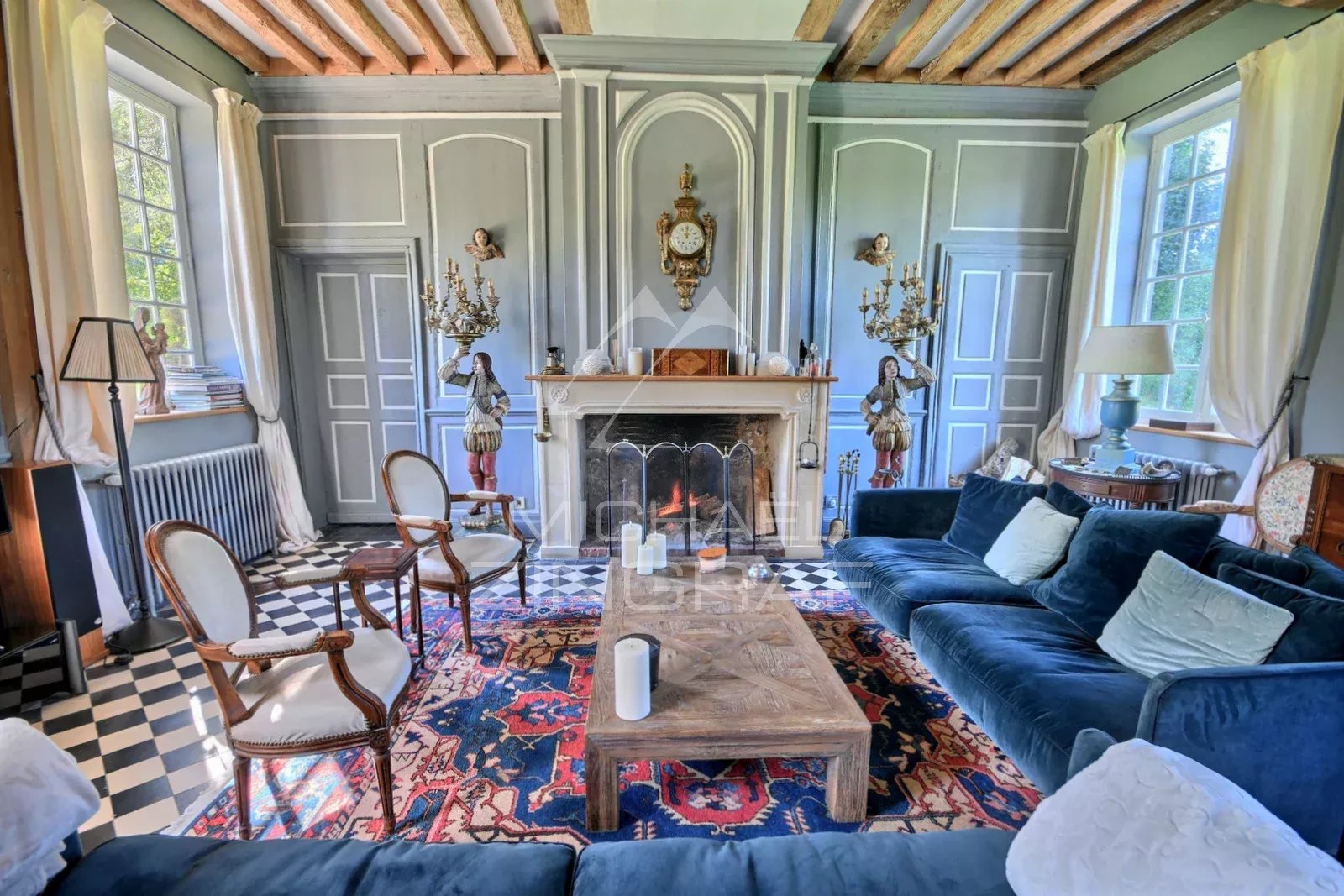 Manoir et dépendances a proximité de la mer