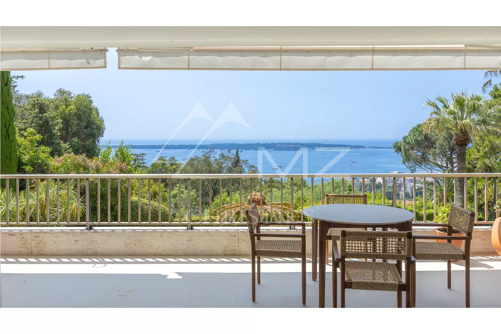 Exceptional apartment with sumptuous amenities