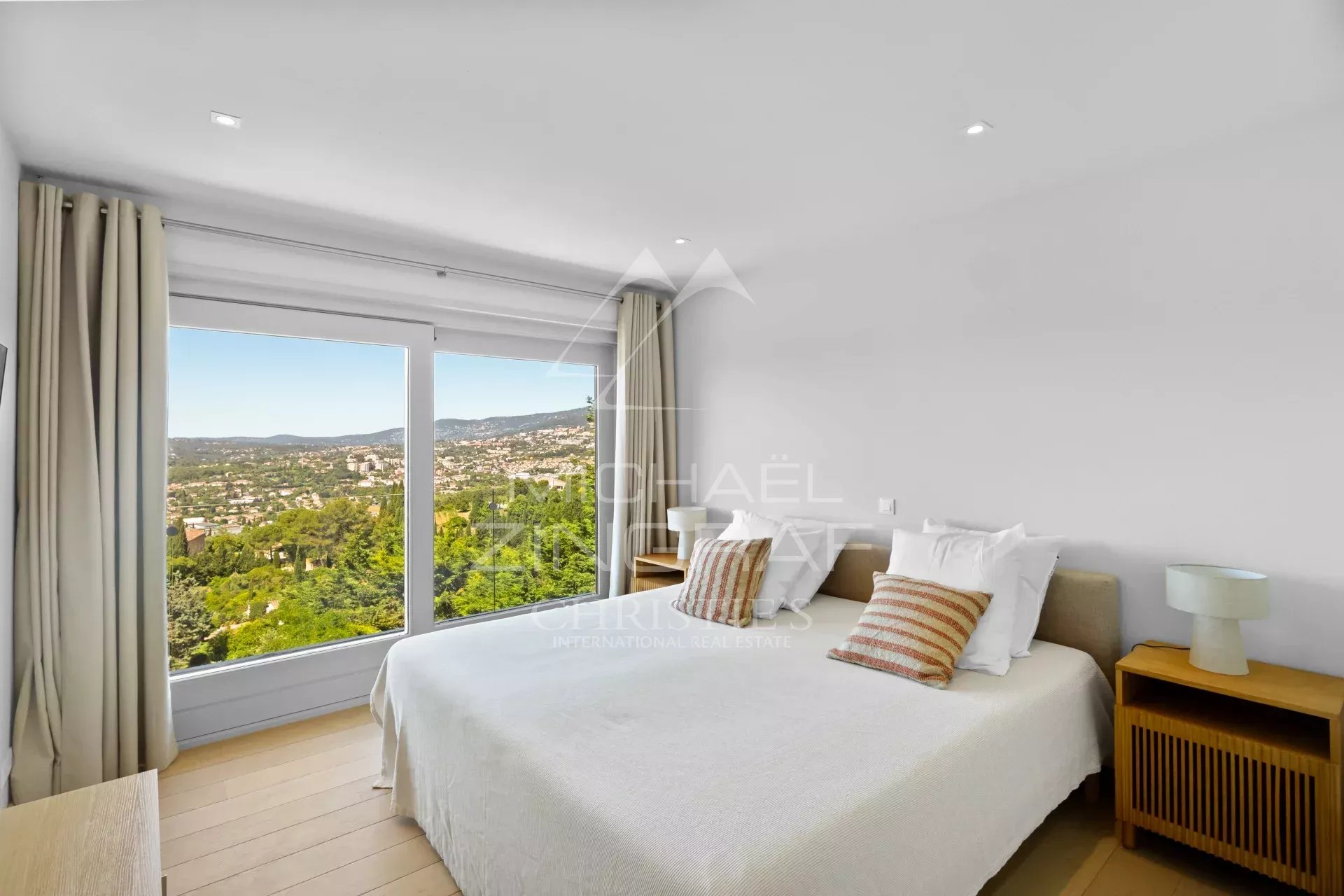 Proche Valbonne - Villa contemporaine avec vue panoramique - 4 chambres