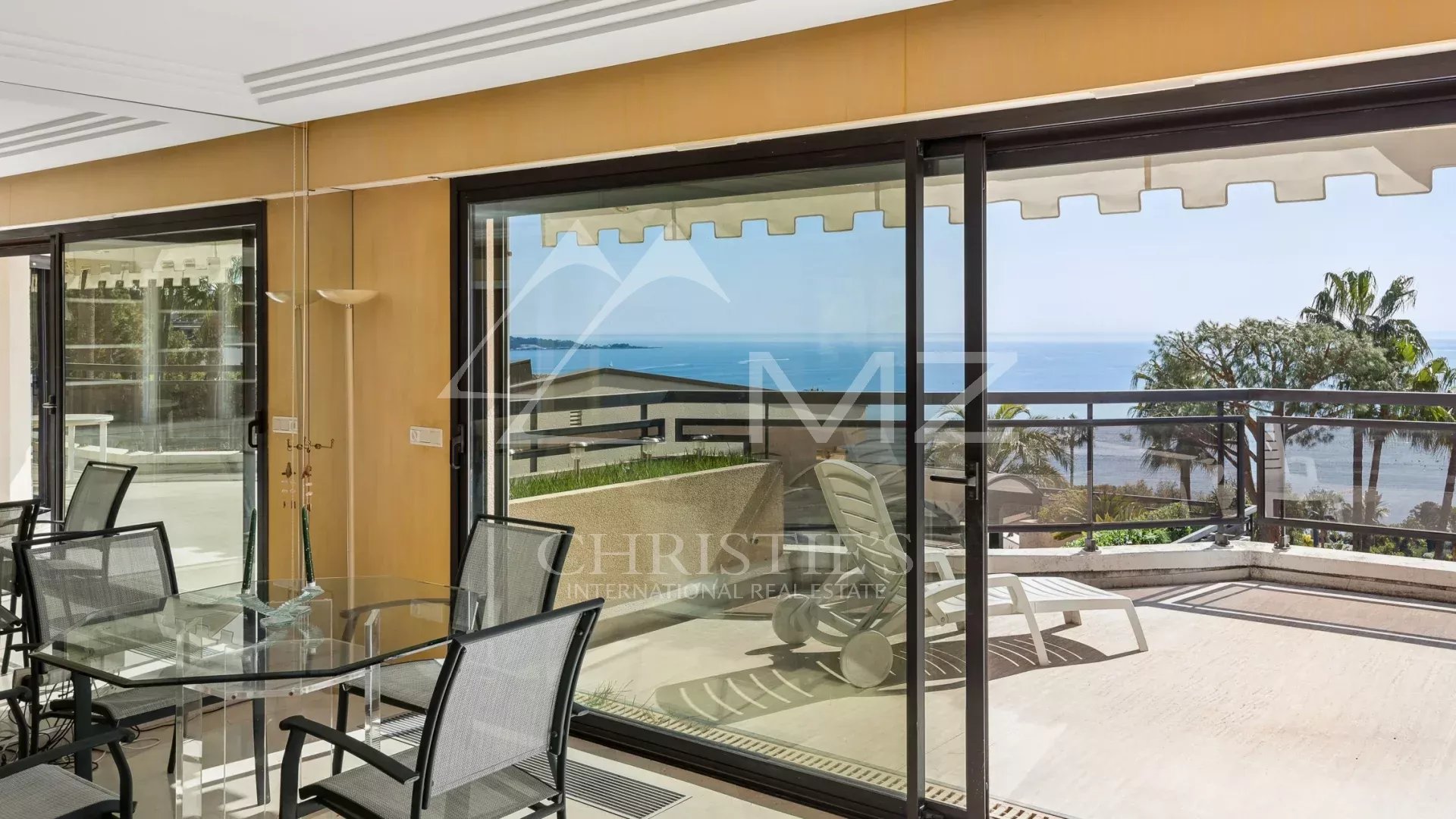 Wohnung im obersten Stockwerk