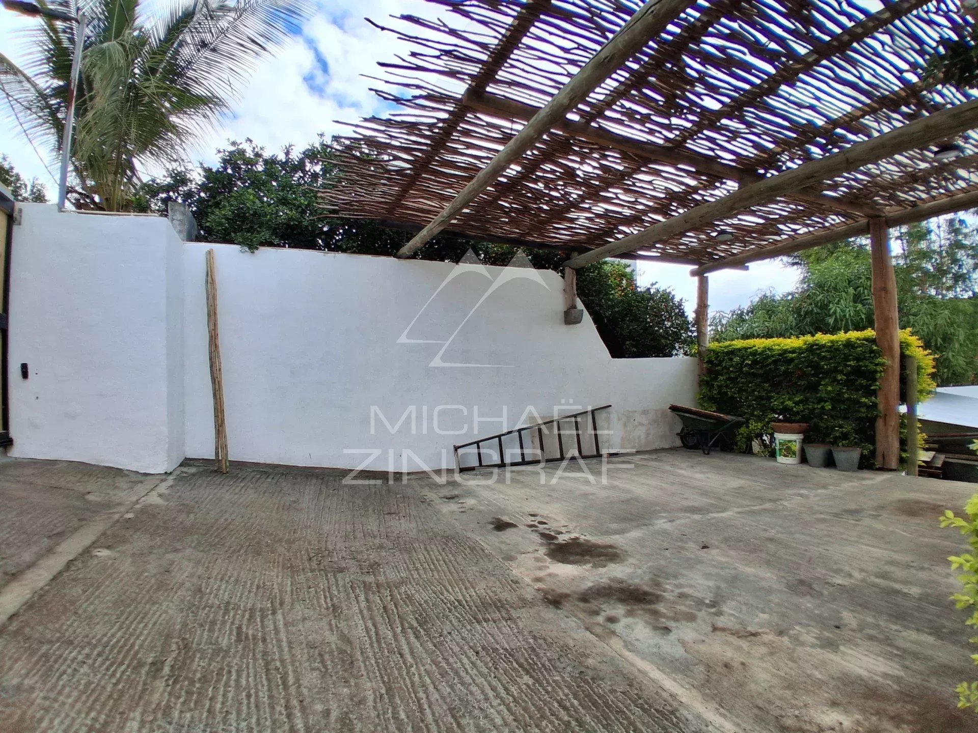 Furnished 4-Bedroom Family Home with Swimming Pool