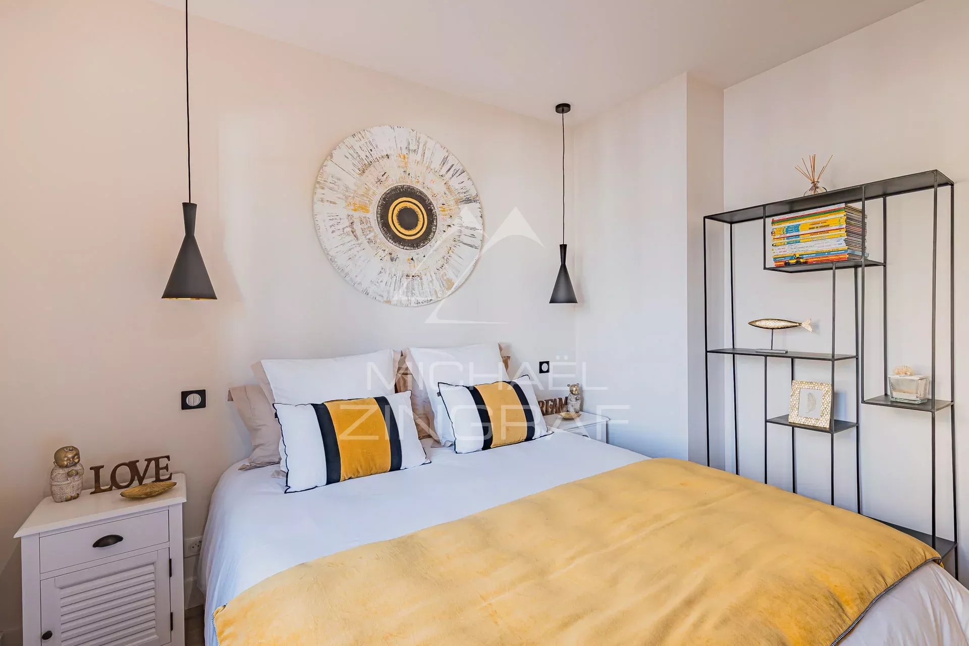 Grande maison contemporaine dans quartier calme