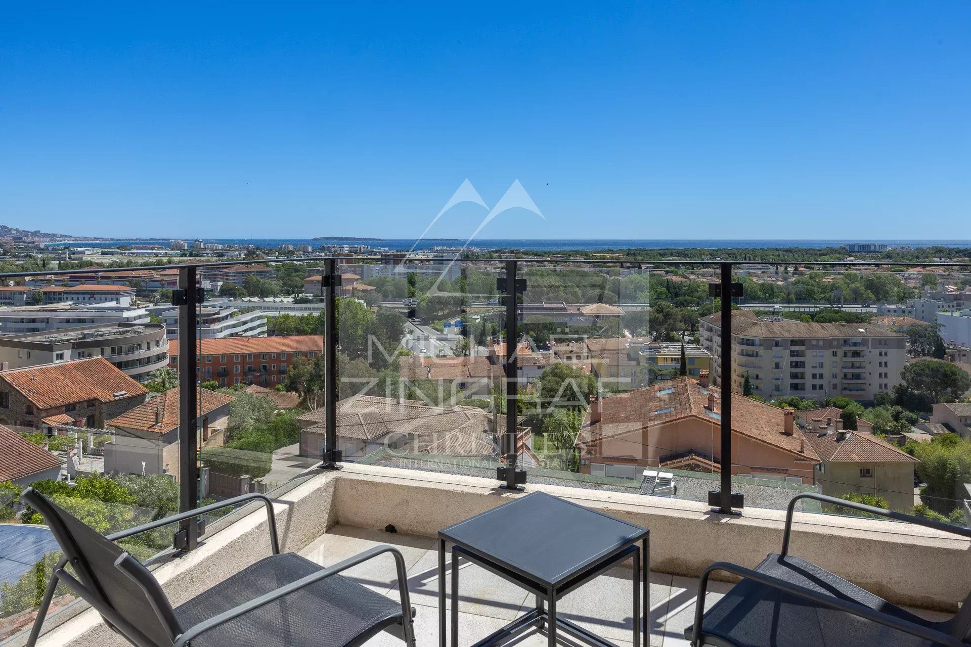 Wohnung mit Meerblick im Herzen von Mandelieu