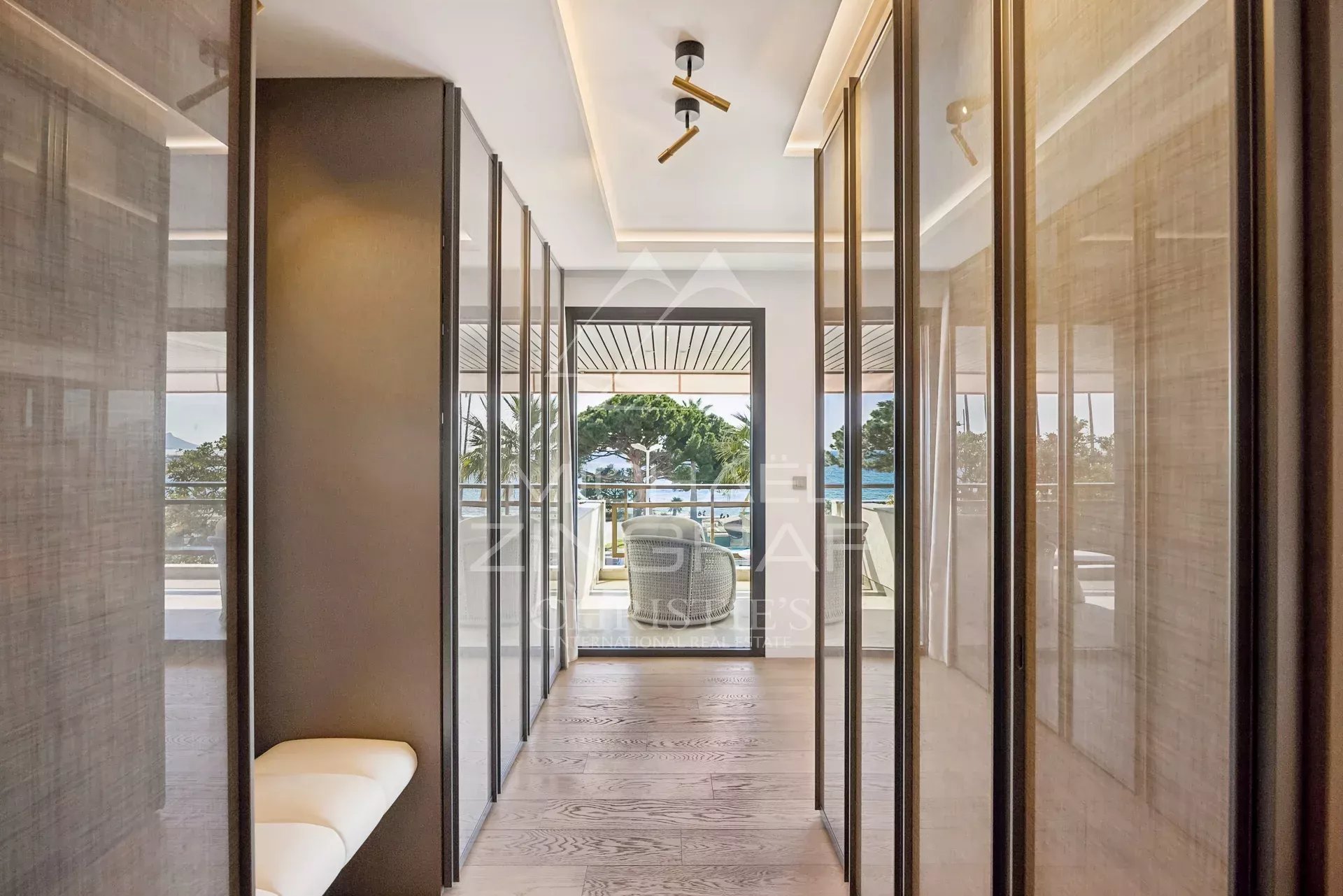 Cannes Croisette, Stunning Luxury Apartment