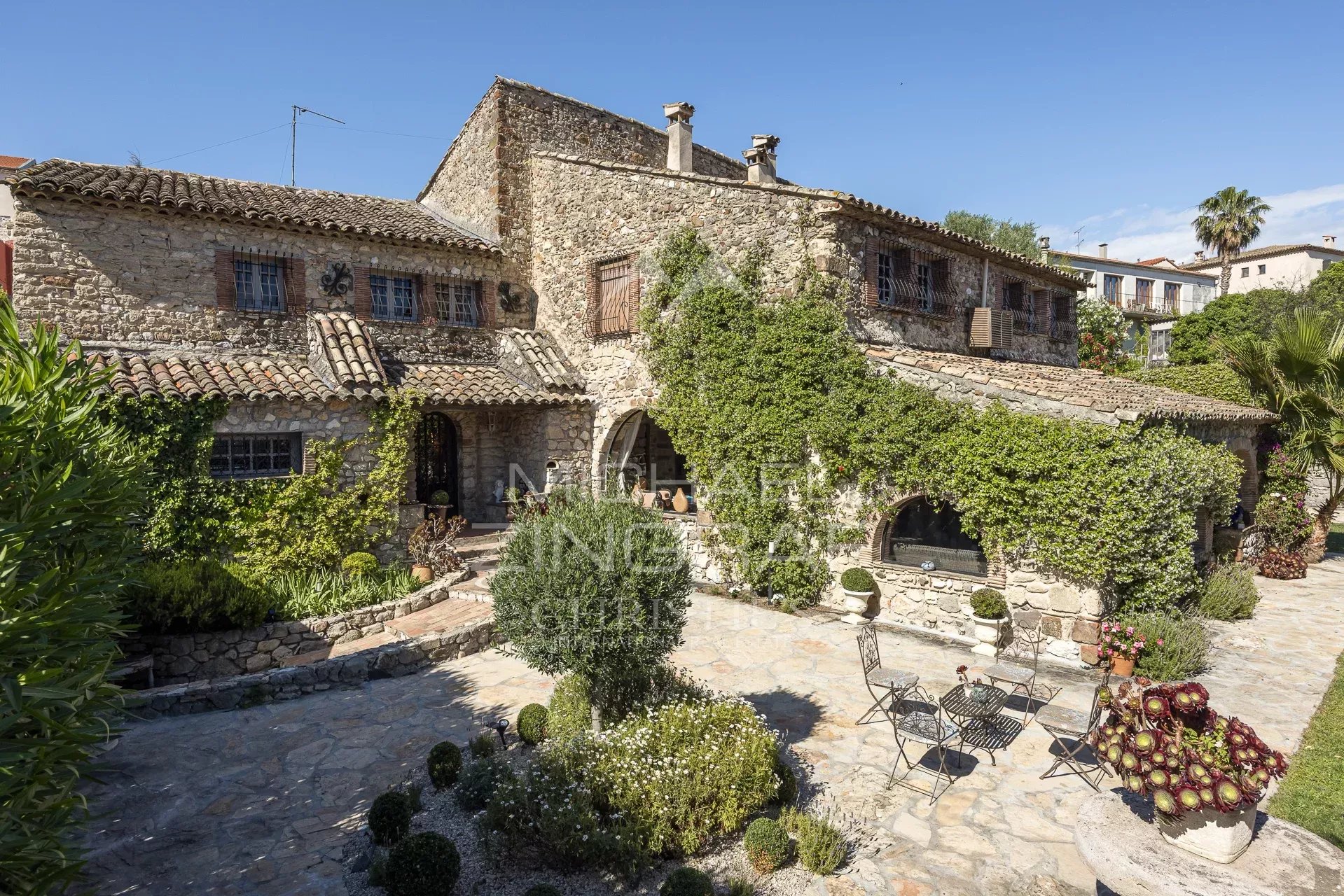 Biot - Old pottery from the 18ᵉ century