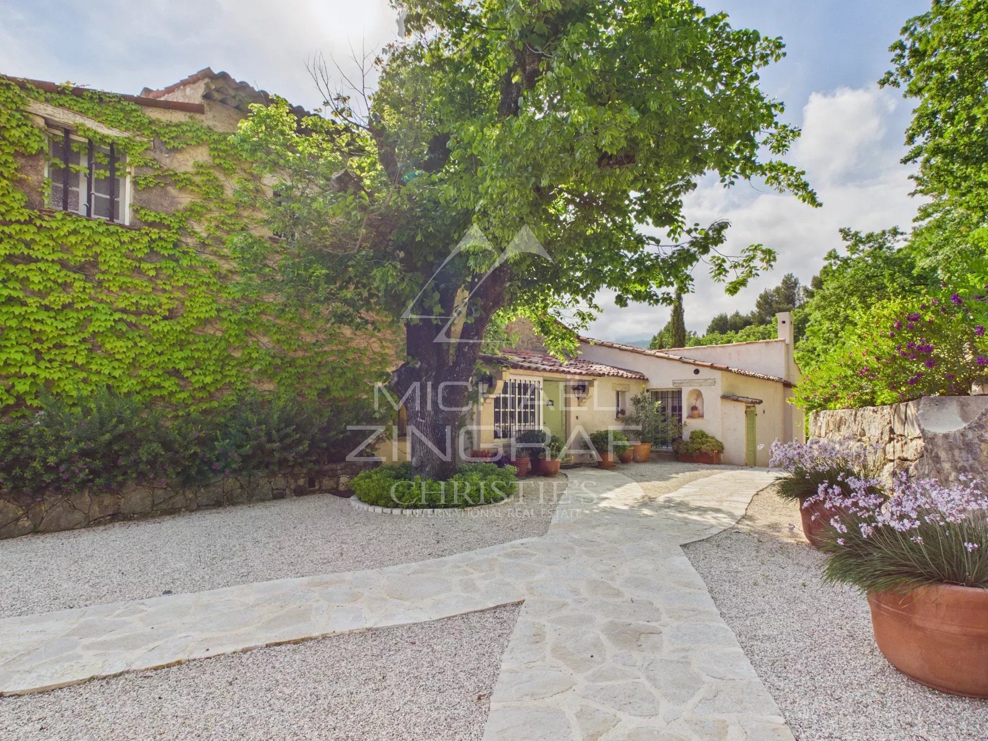 Charmante bastide avec vue imprenable – Tourrettes-sur-Loup