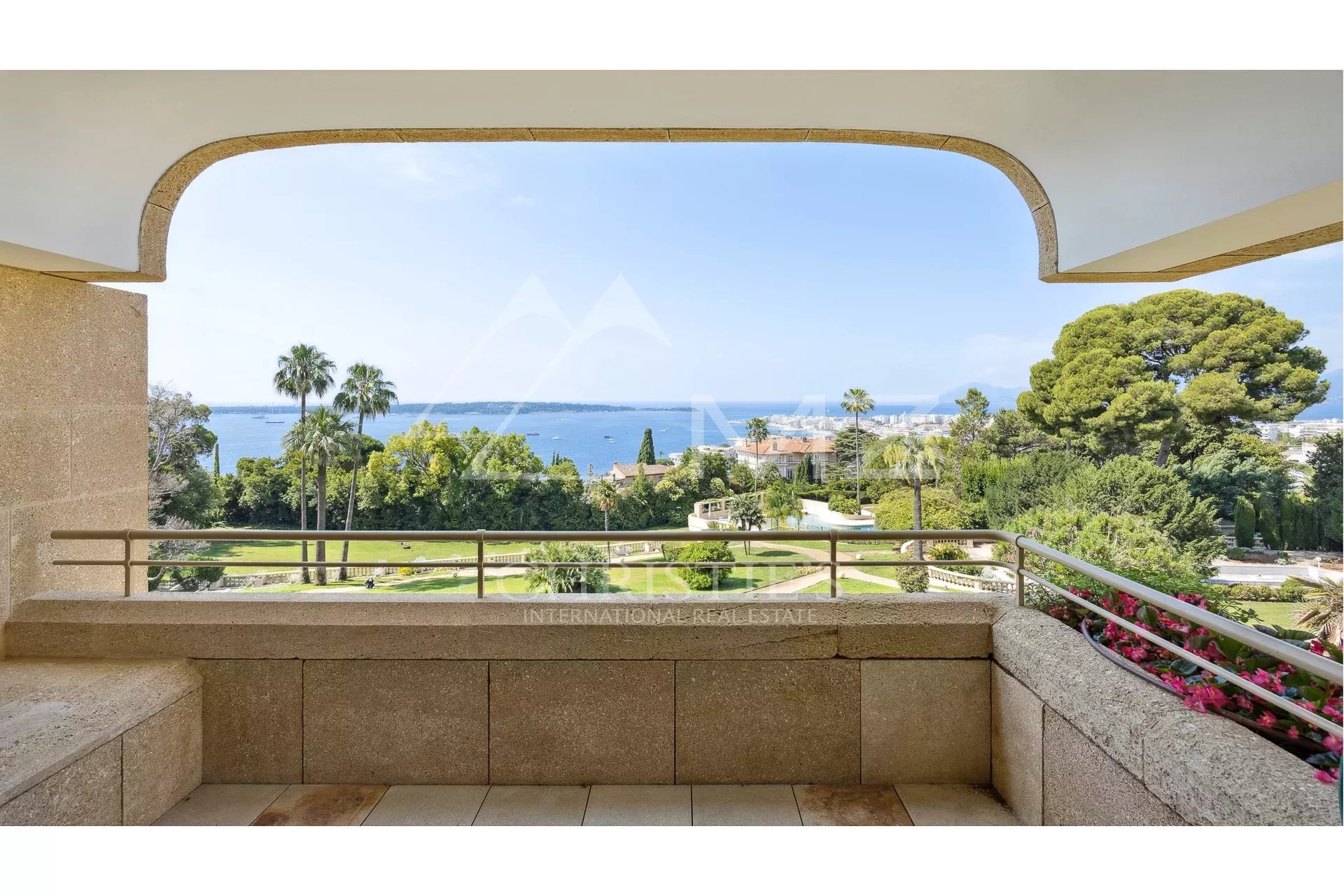 EXCLUSIVITE Appartement d'exception dans le quartier recherché de la Californie
