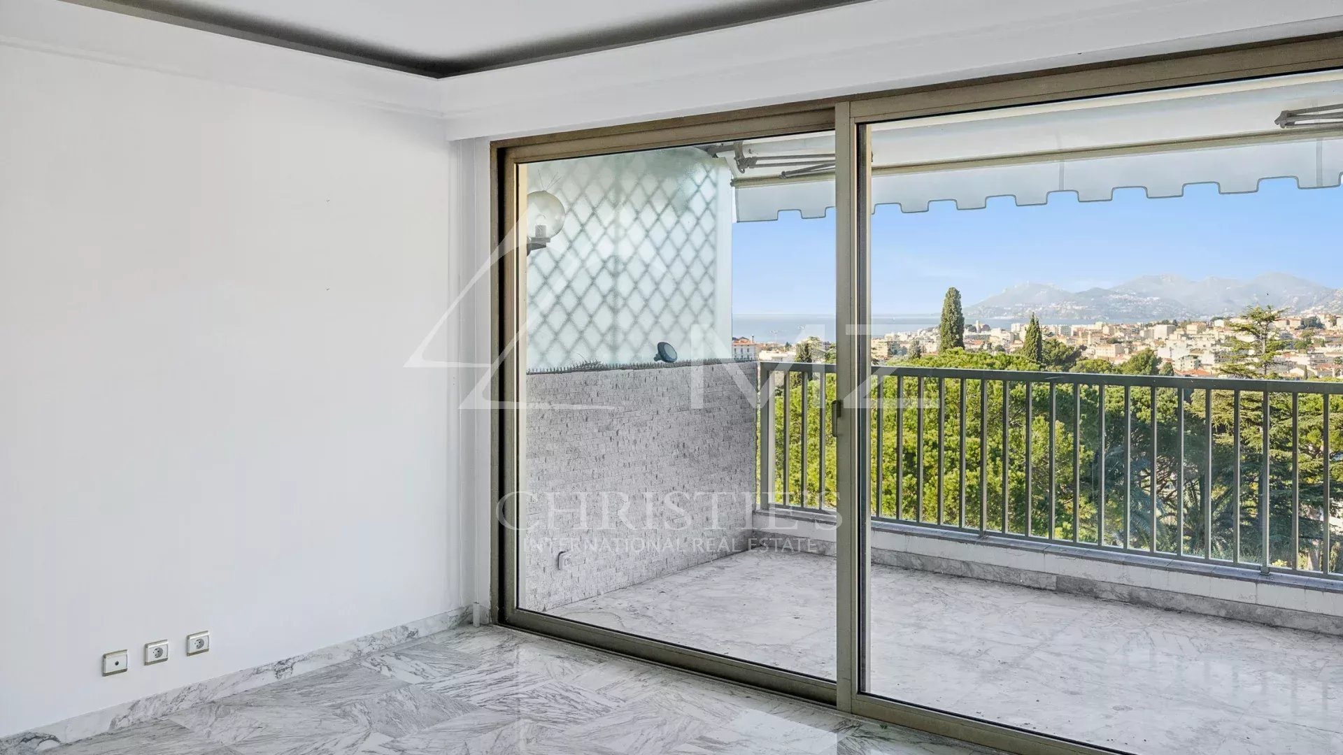 Superbe 4 pièces vue mer dans résidence de Prestige