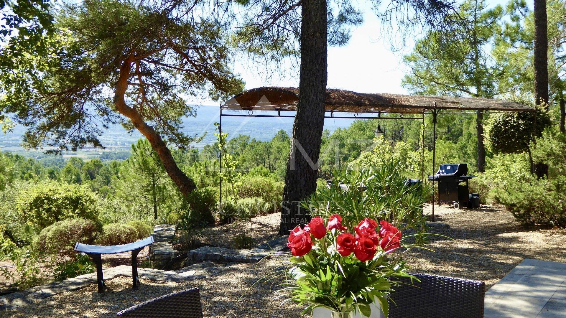 Roussillon - Beautiful single storey house with view