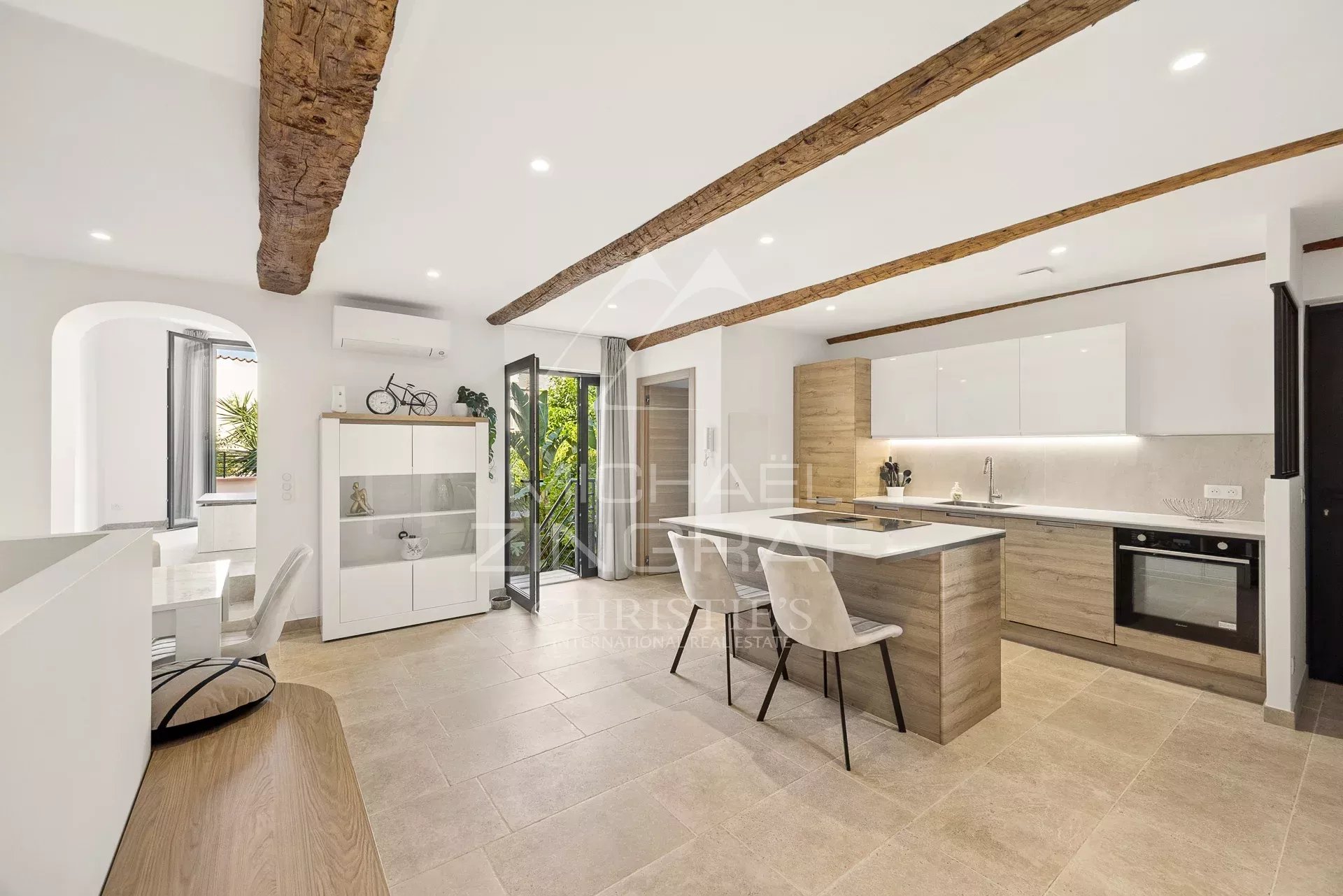 Duplex de charme au cœur du Vieil Antibes