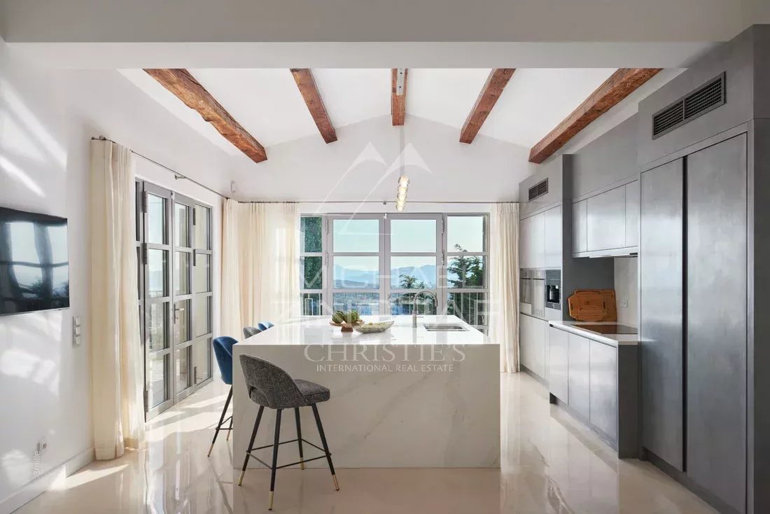 Hauteurs de Cannes - Vue mer panoramique - Propriété récemment rénovée
