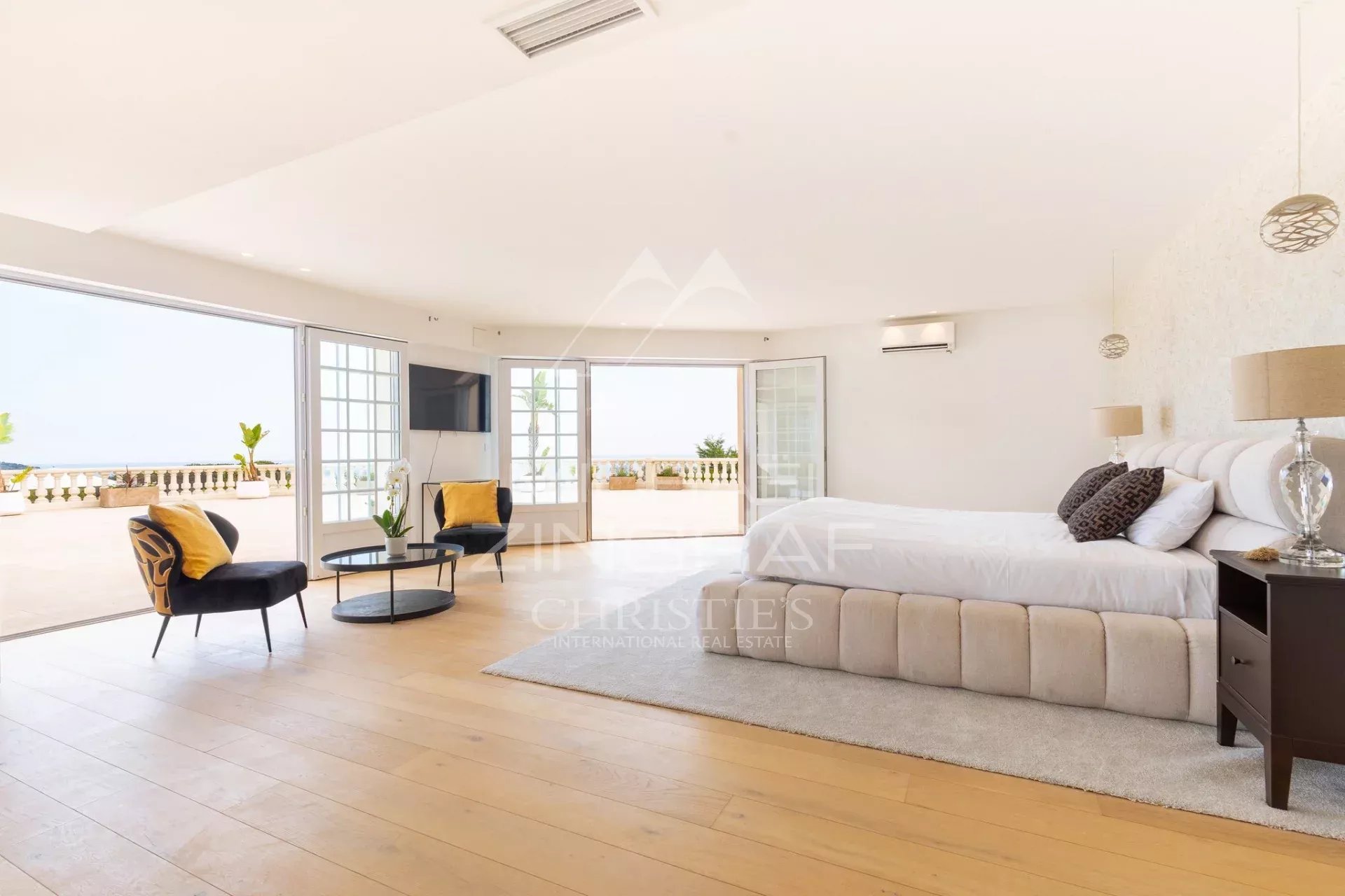 At the Gates of Cannes — Panoramic Sea View Villa — 11 Suites