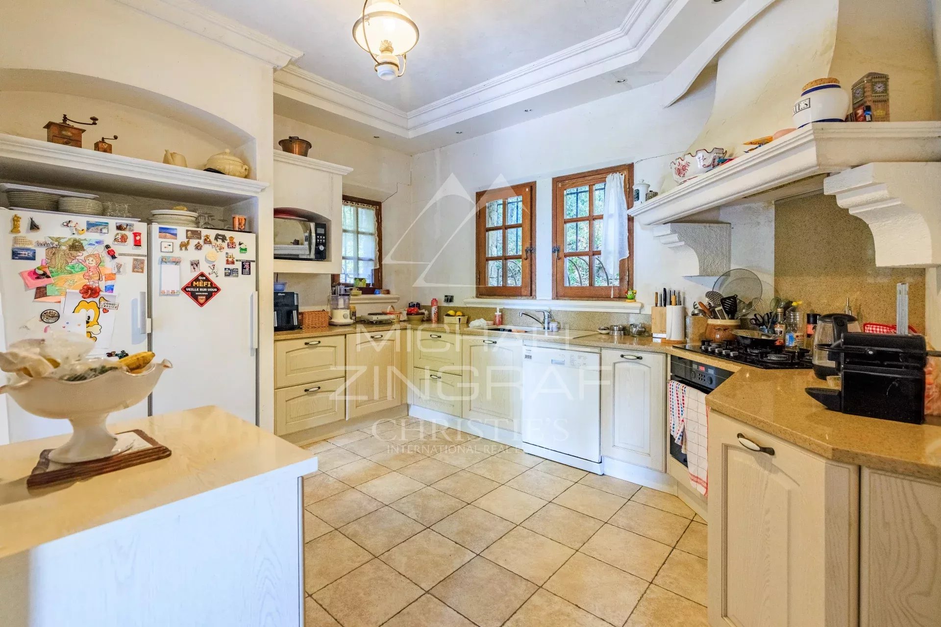 Tourrettes-sur-Loup: Charmante provenzalische Villa mit Meerblick