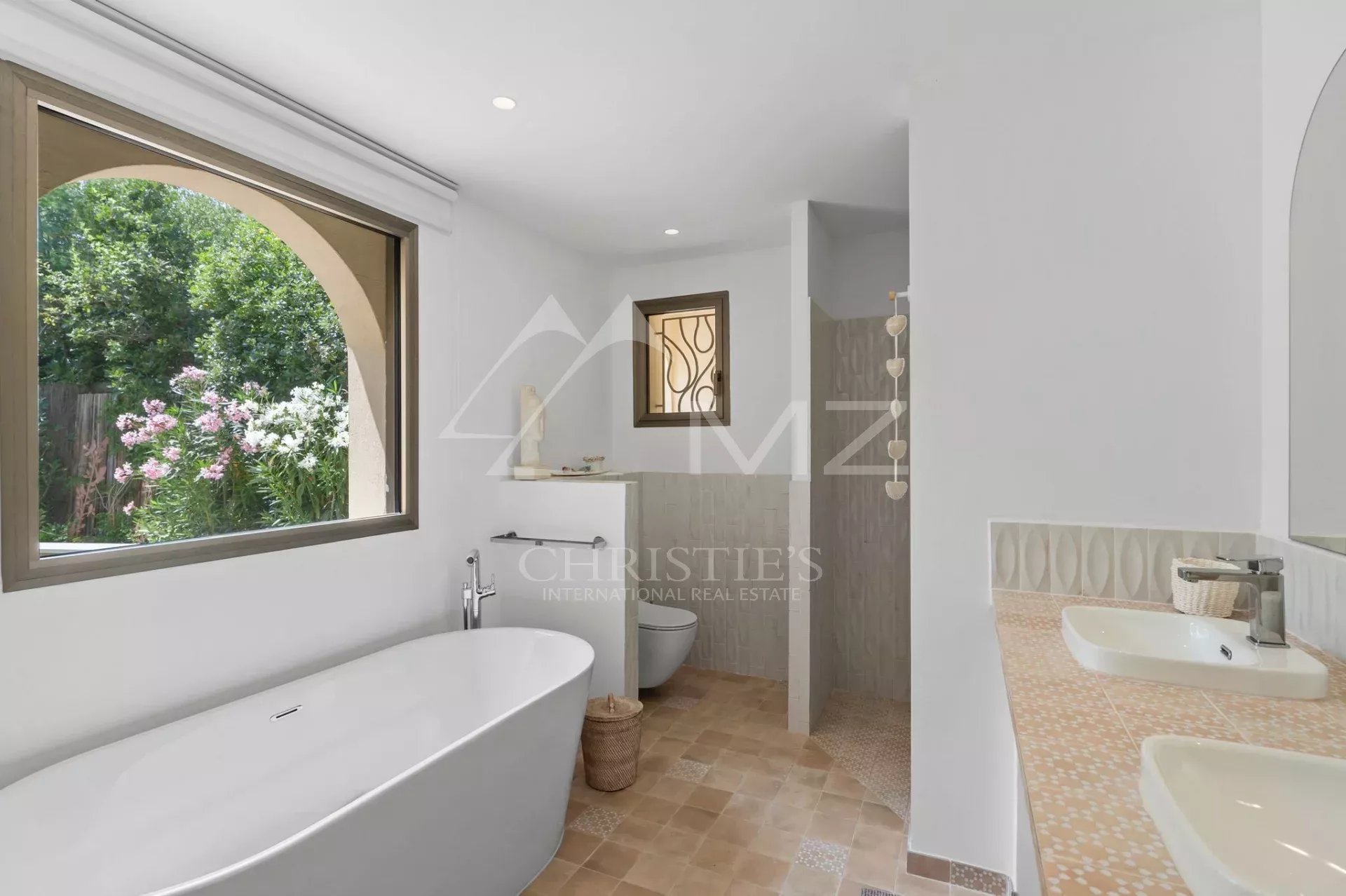 Propriétés à 200m de la plage - Composée de 2 Villas