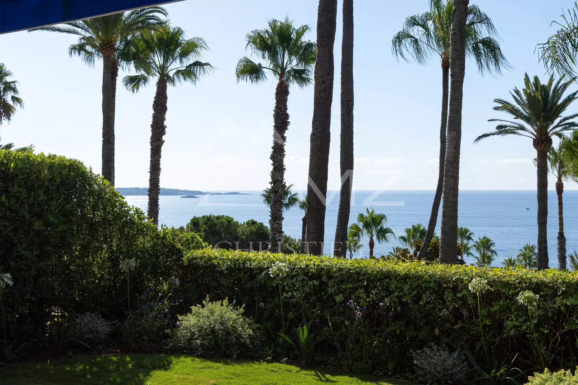 Modernes Apartment in einer Luxusresidenz