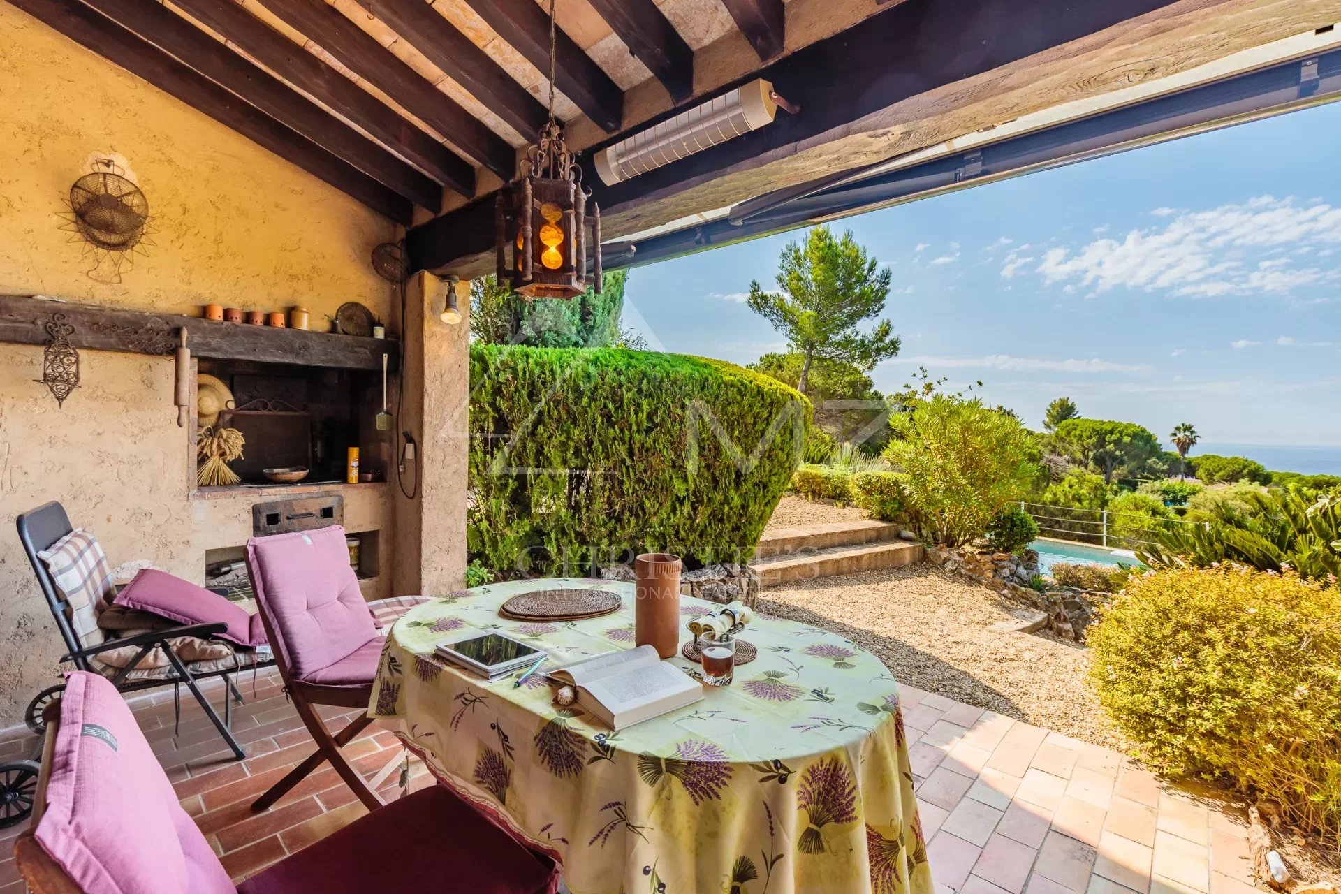GIGARO Sublime Provencal Villa with wonderful sea view