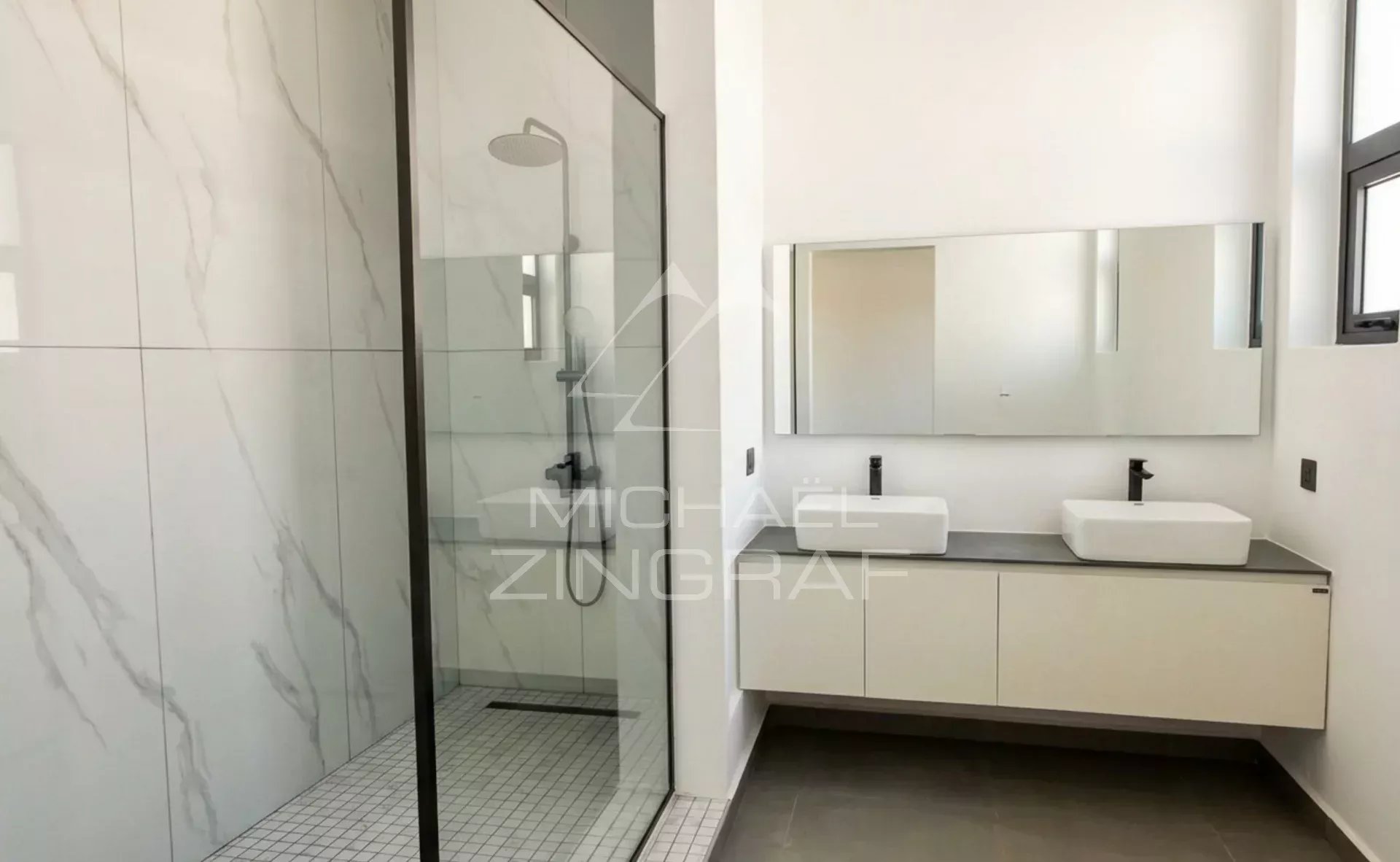 Exceptional Penthouse with Rooftop & Private Pool | Pereybère