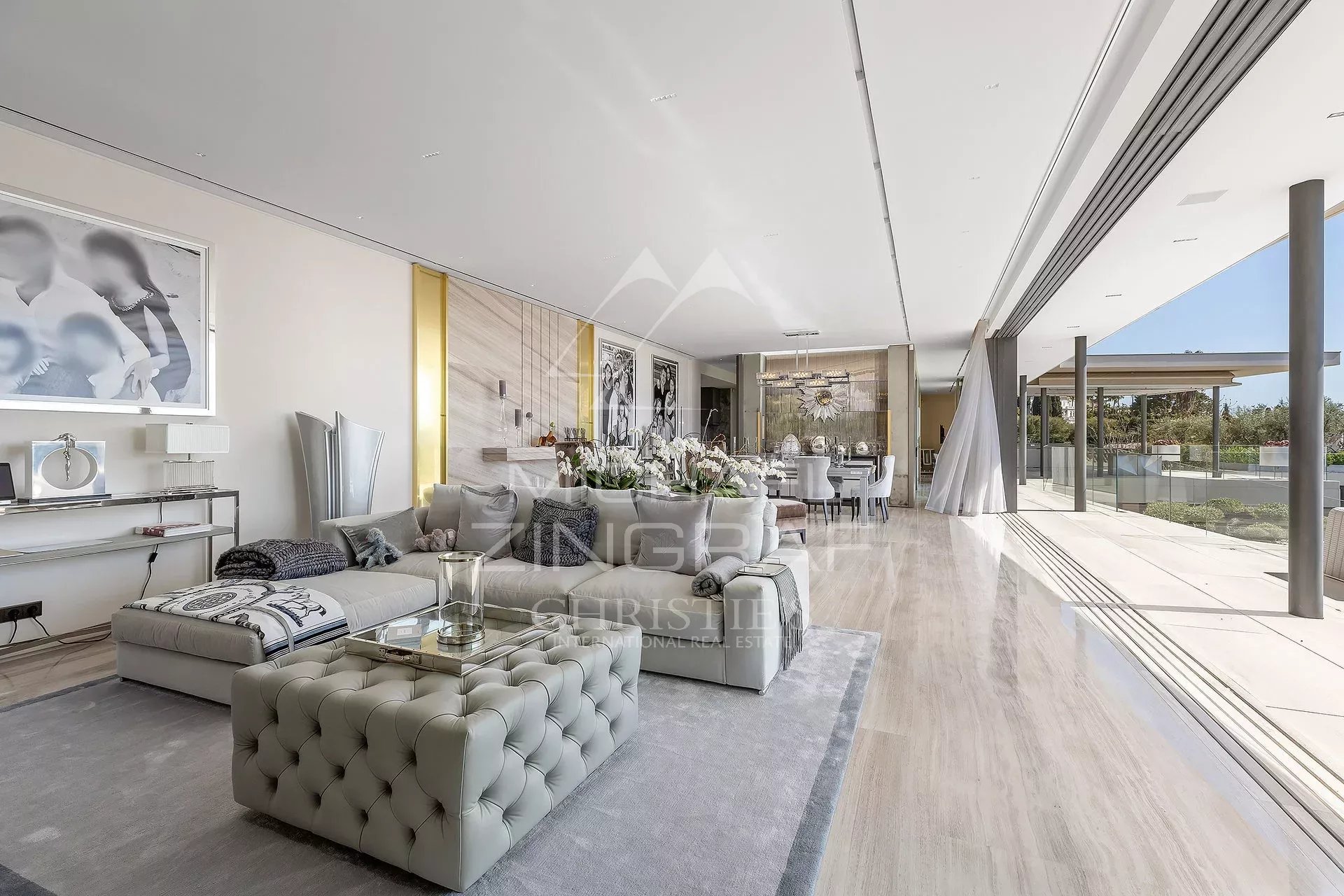 Villa contemporaine neuve aux prestations luxueuses