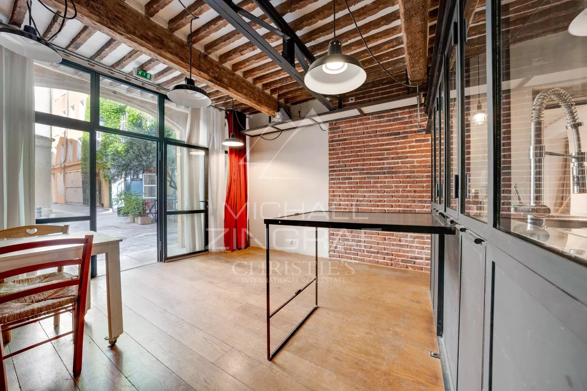 Altstadt - ungewöhnliche charmante Wohnung