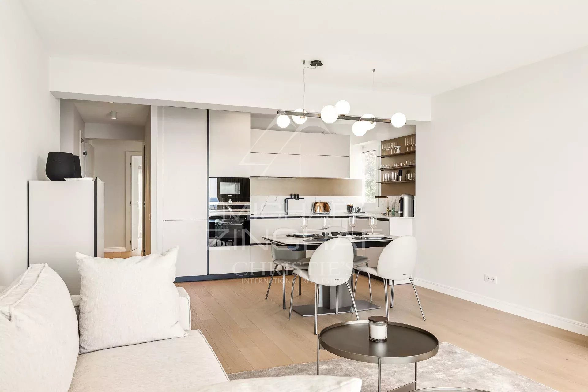 Cap d’Ail – Renovated sea view apartment