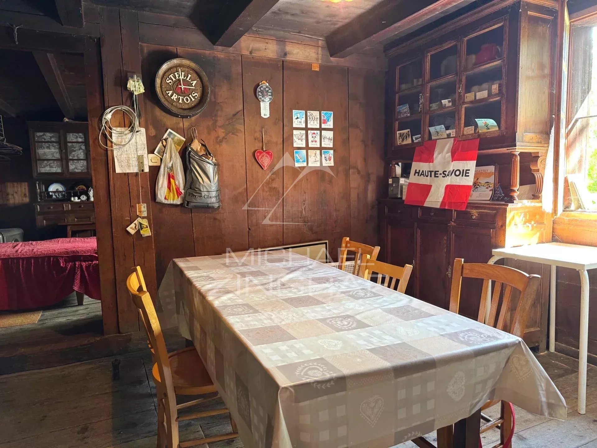 Petite ferme ancienne à rénover au coeur du village de Praz-Sur-Arly