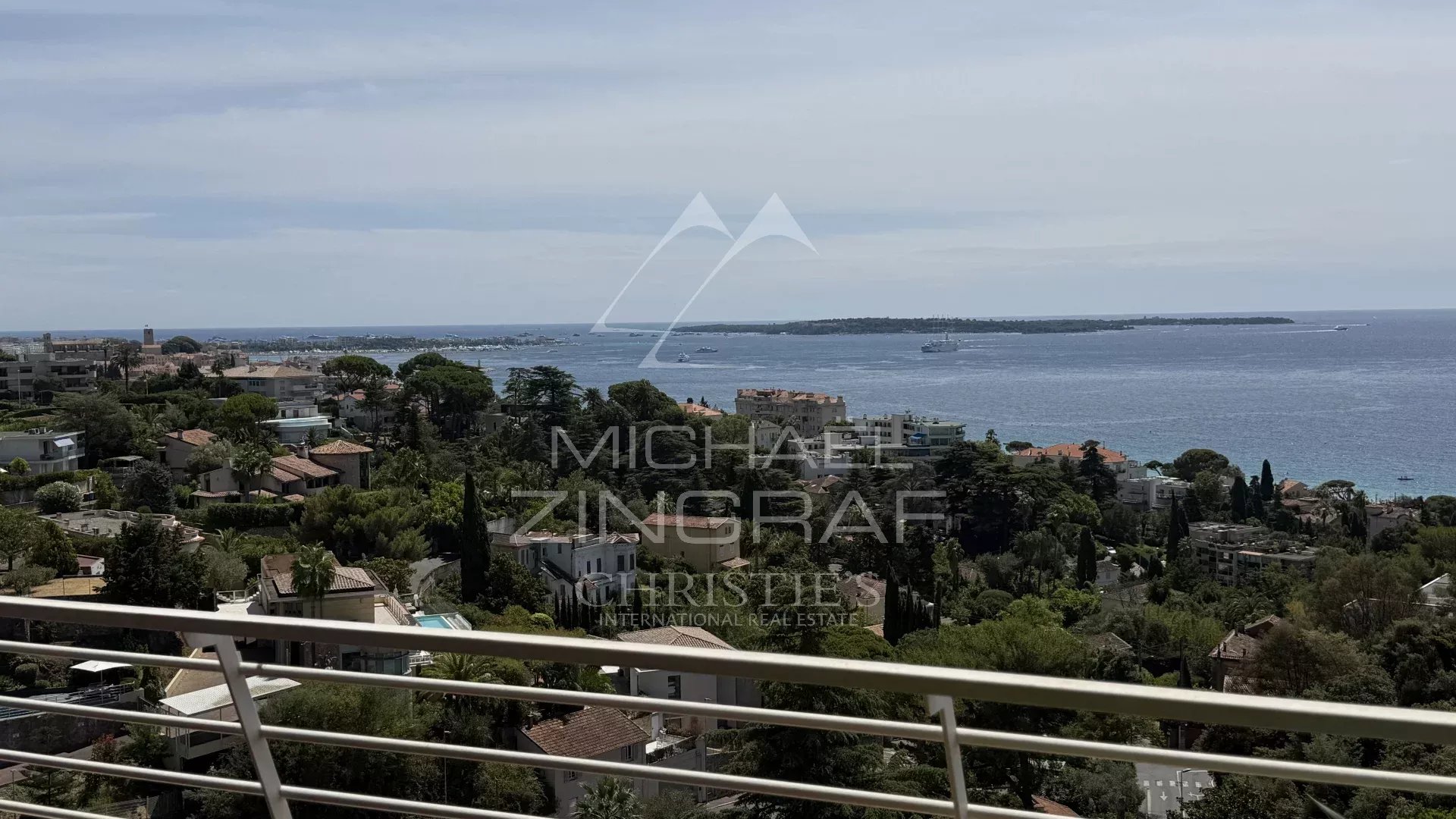 CANNES, CROIX DES GARDES – PANORAMABLICK AUF DAS MEER