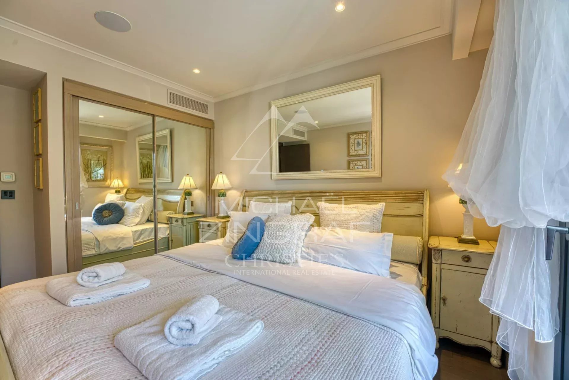 Appartement d'Exception avec Terrasses Panoramiques et Prestations Haut de Gamme